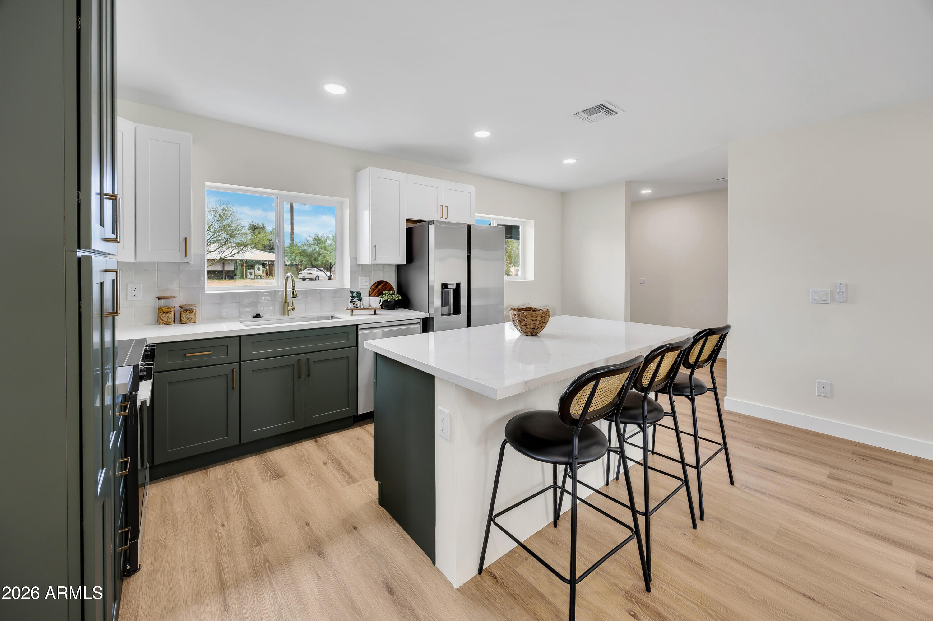 4246 N 10TH Place