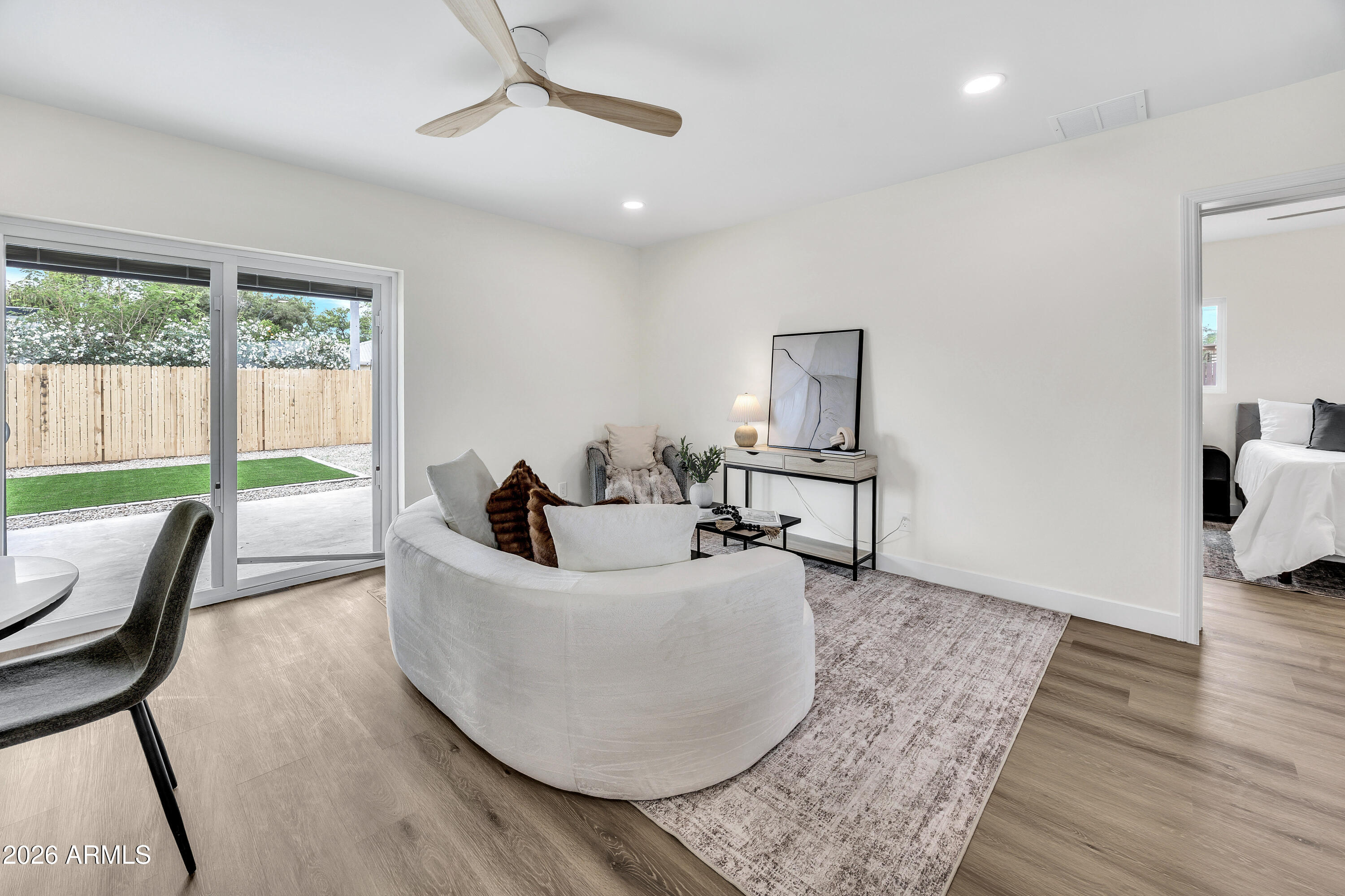 4246 N 10TH Place