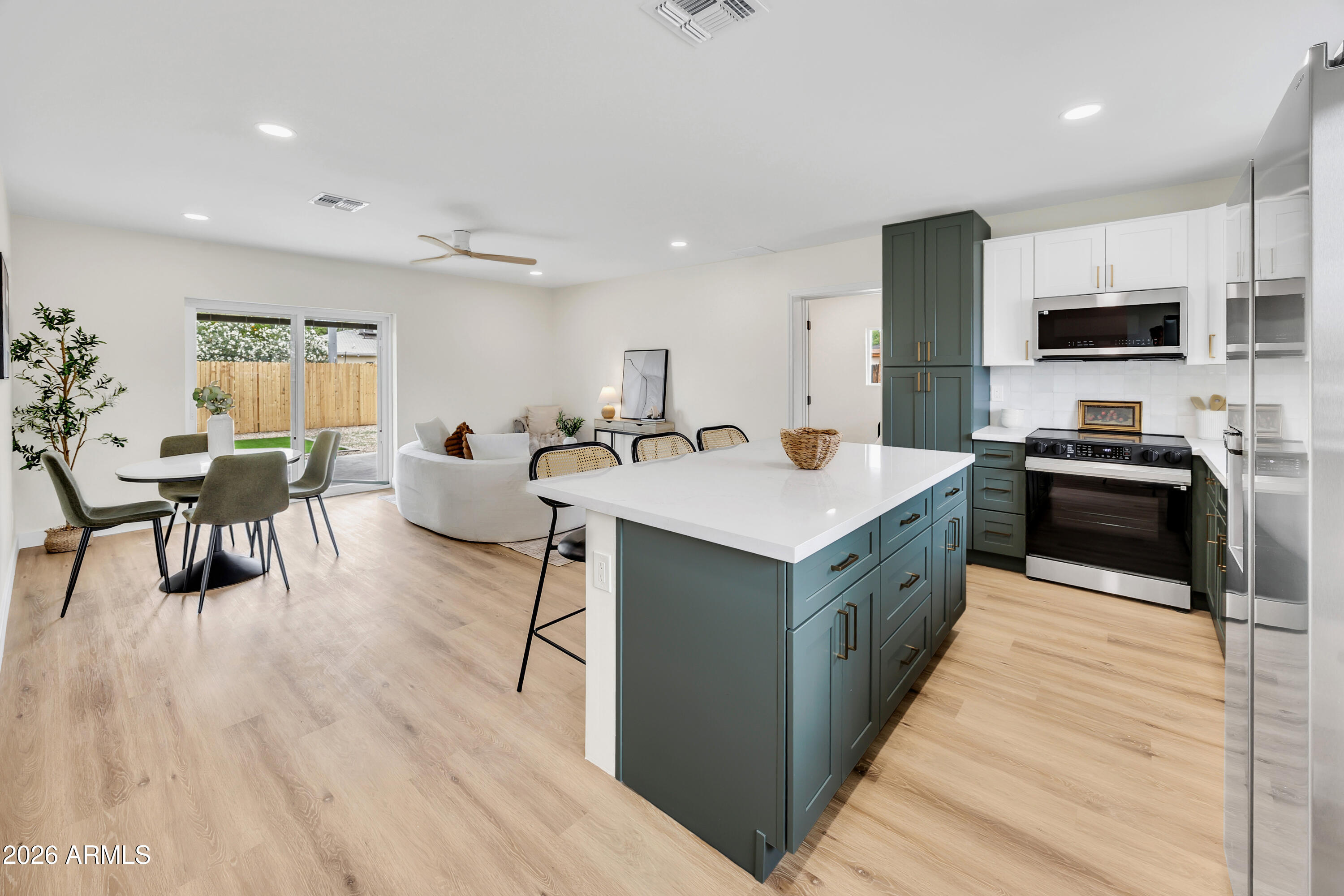 4246 N 10TH Place