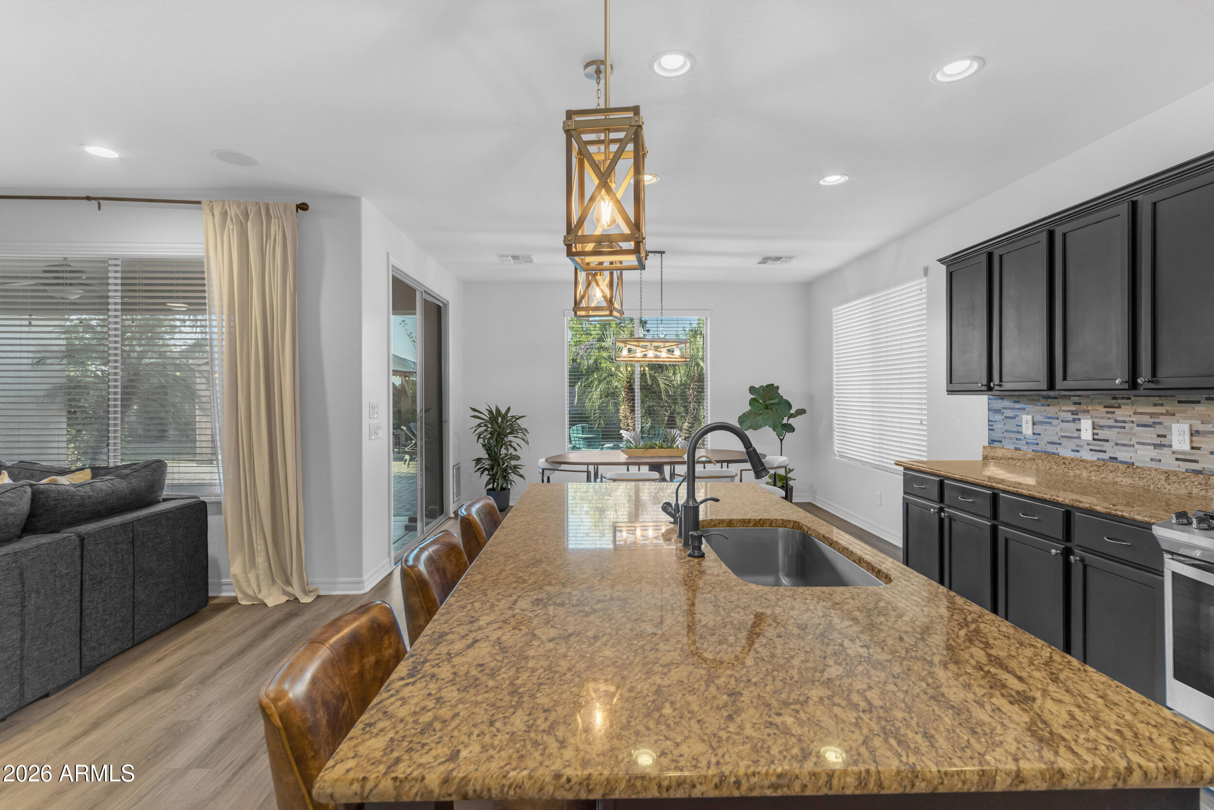 2546 E CAROB Drive