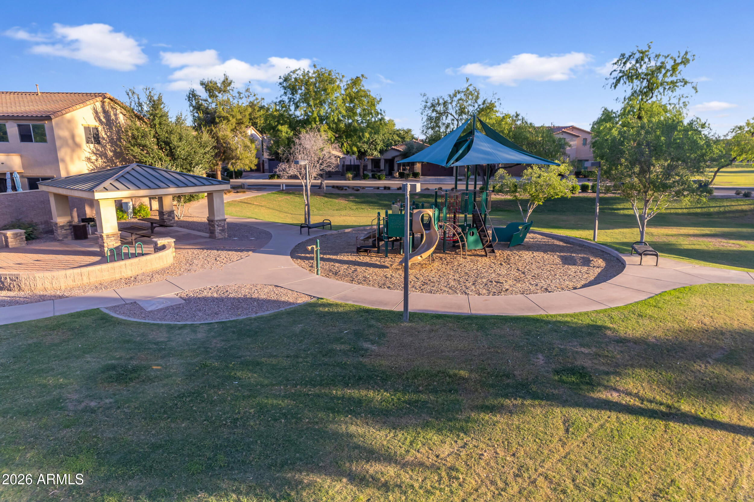 2546 E CAROB Drive