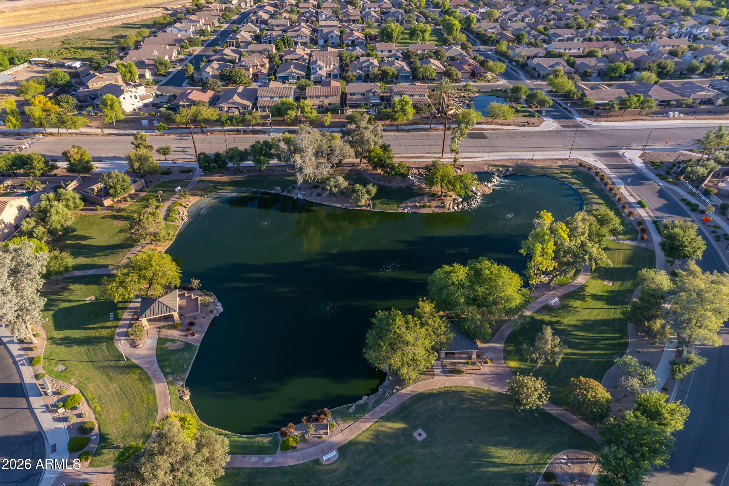 2546 E CAROB Drive