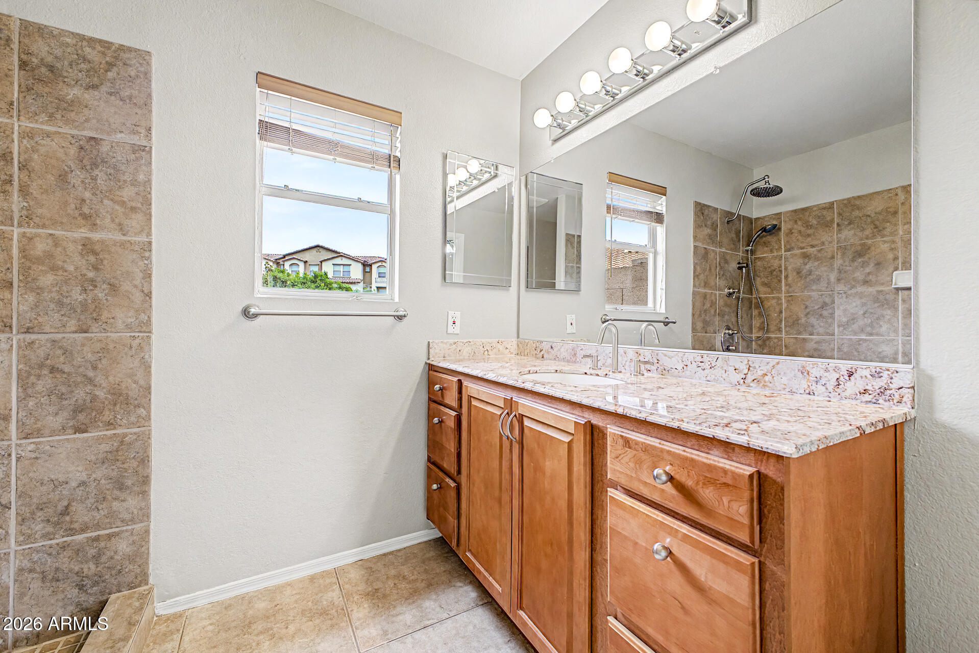 119 S COMANCHE Drive