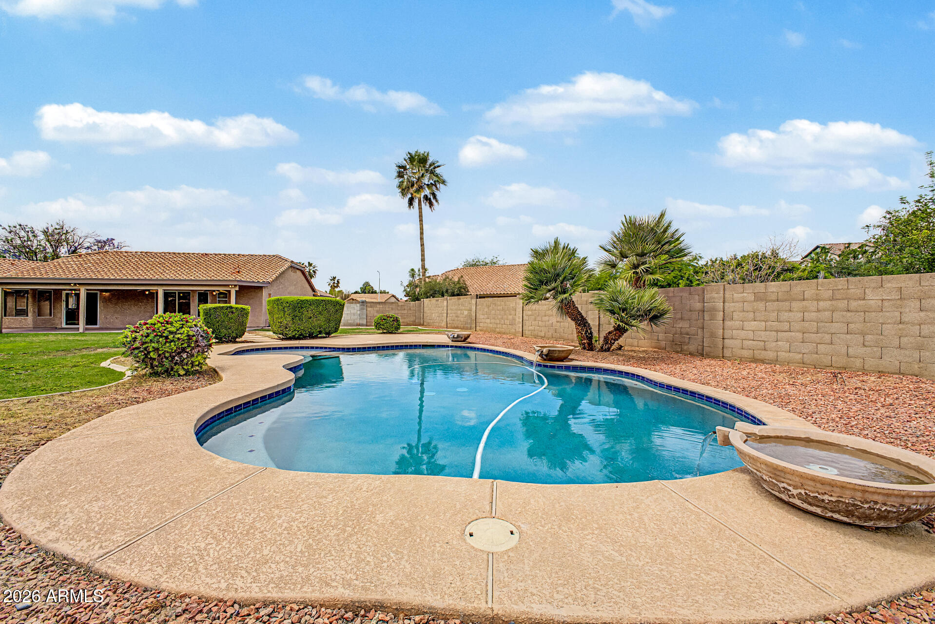 119 S COMANCHE Drive