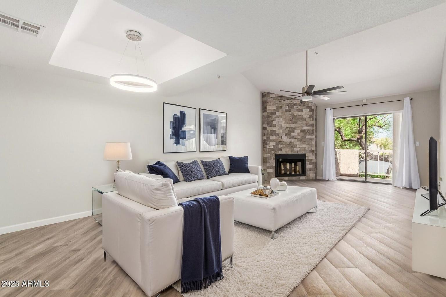 9460 E Mission Lane Unit 211