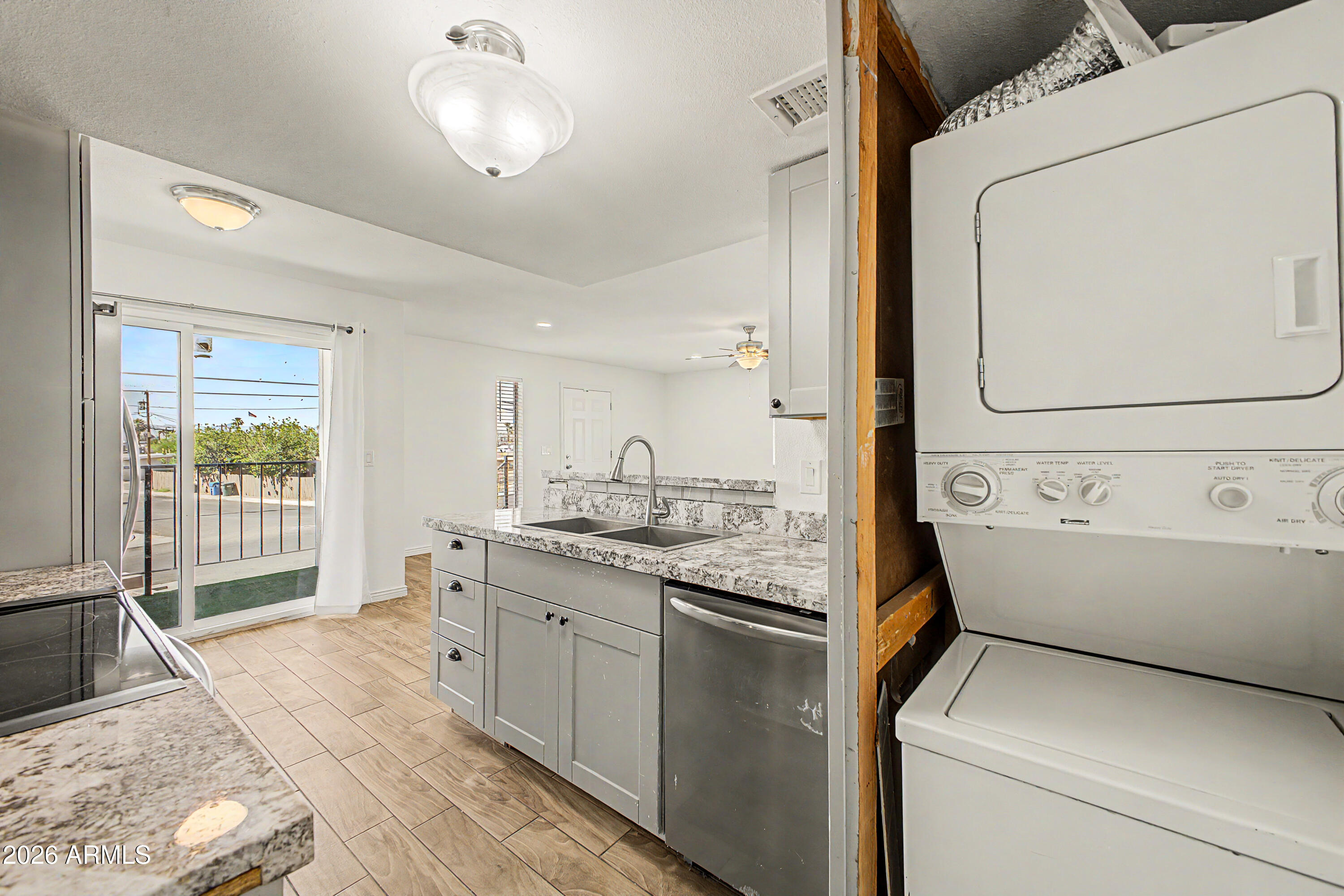2132 W Glenrosa Avenue 81D