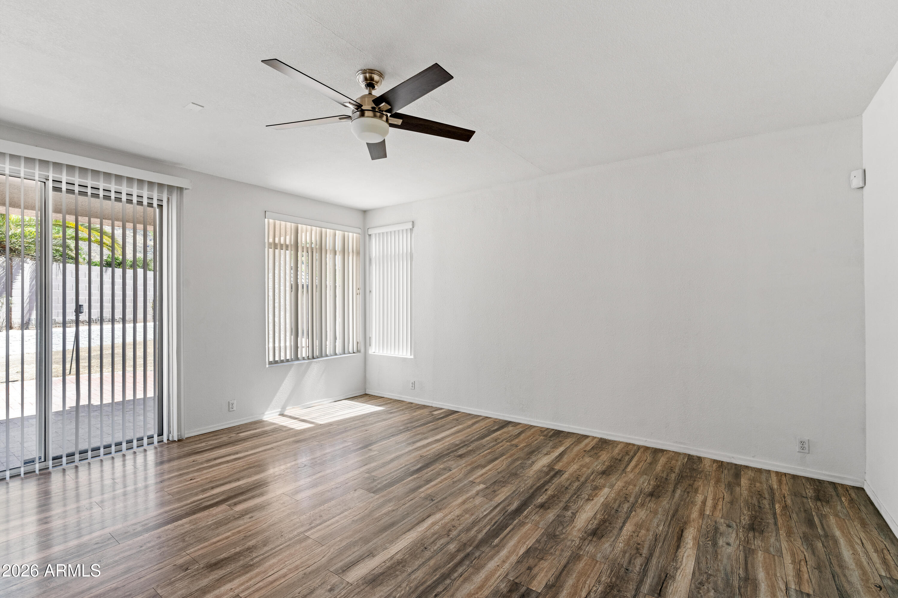 5952 W MORNING DOVE Drive