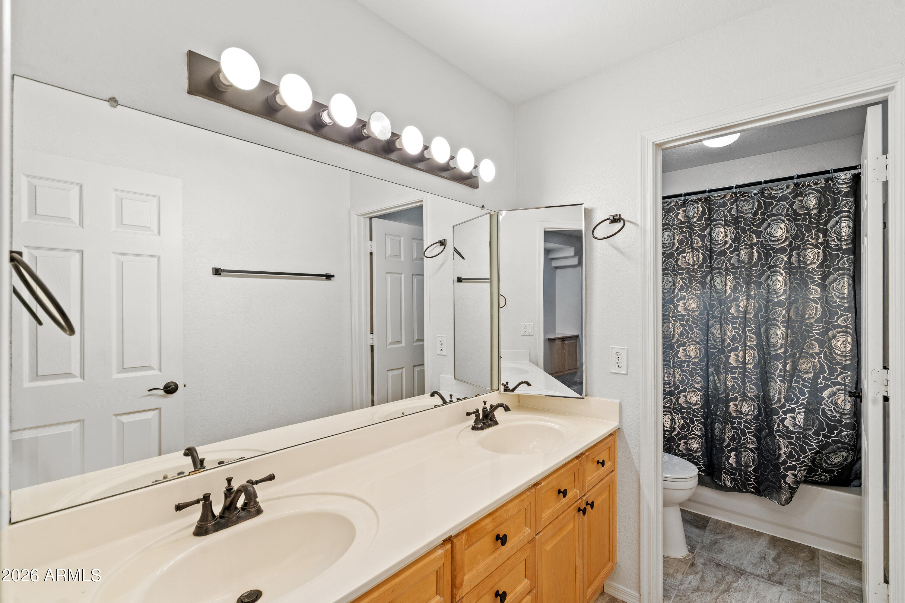 5952 W MORNING DOVE Drive