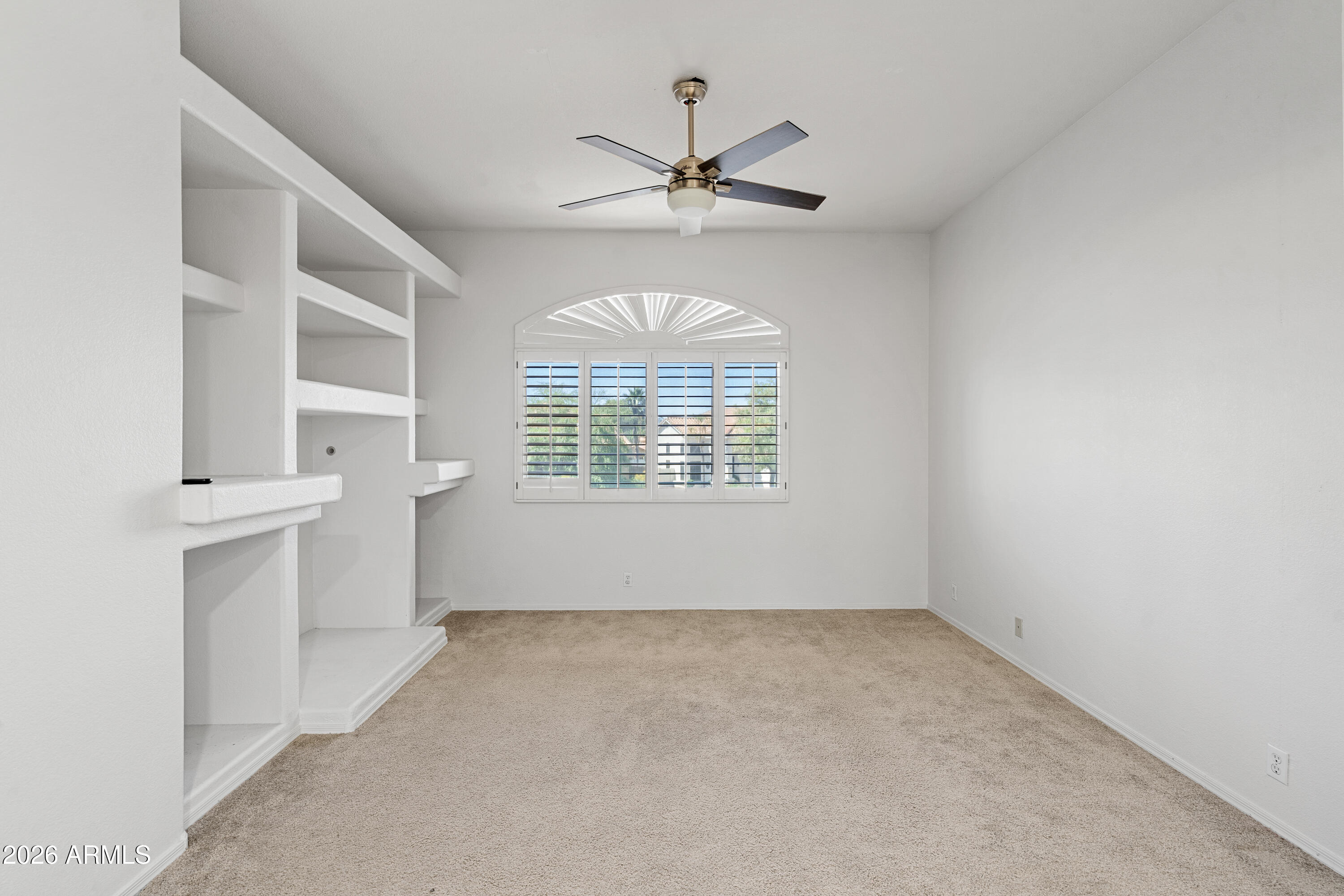 5952 W MORNING DOVE Drive