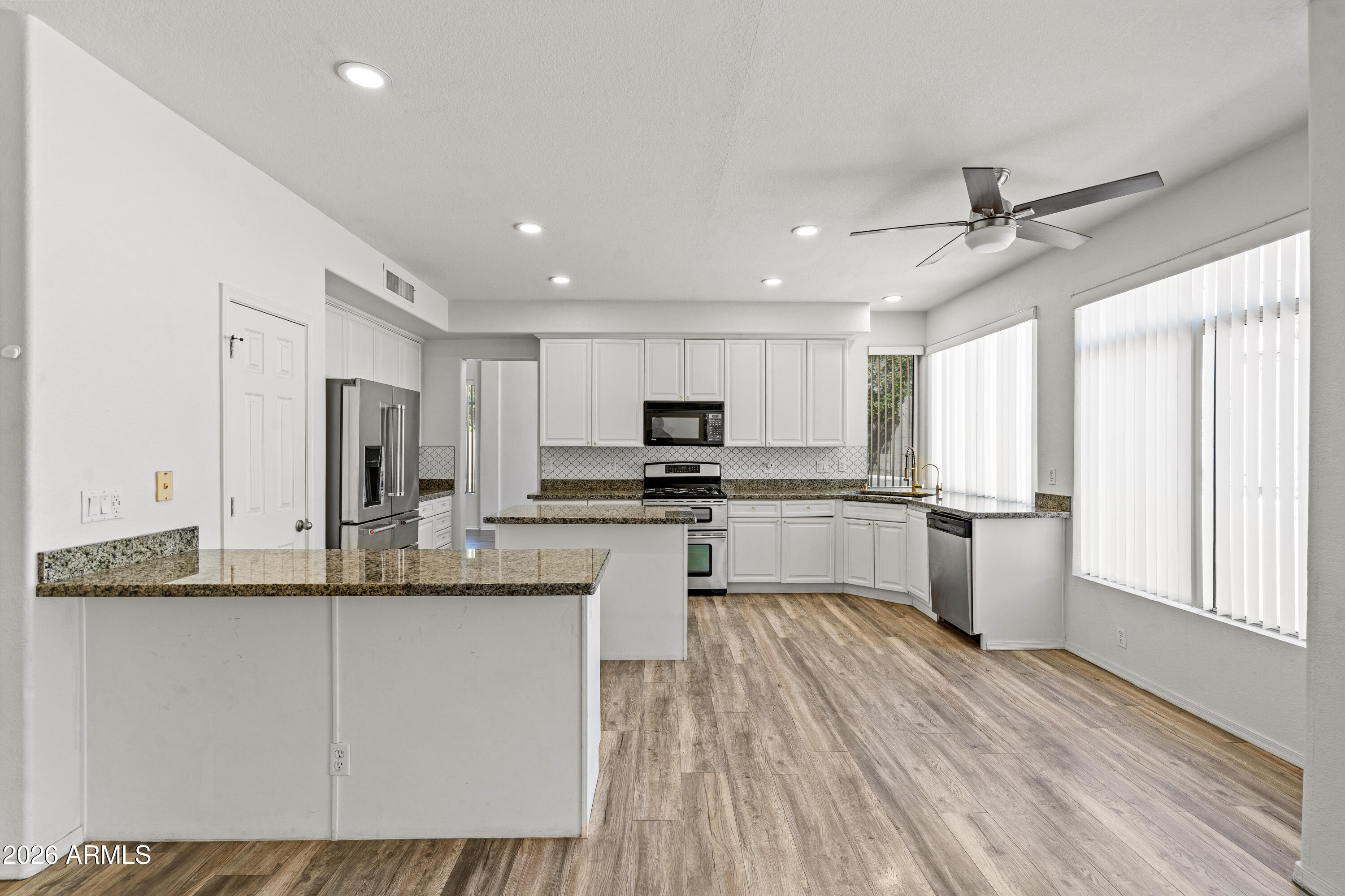 5952 W MORNING DOVE Drive