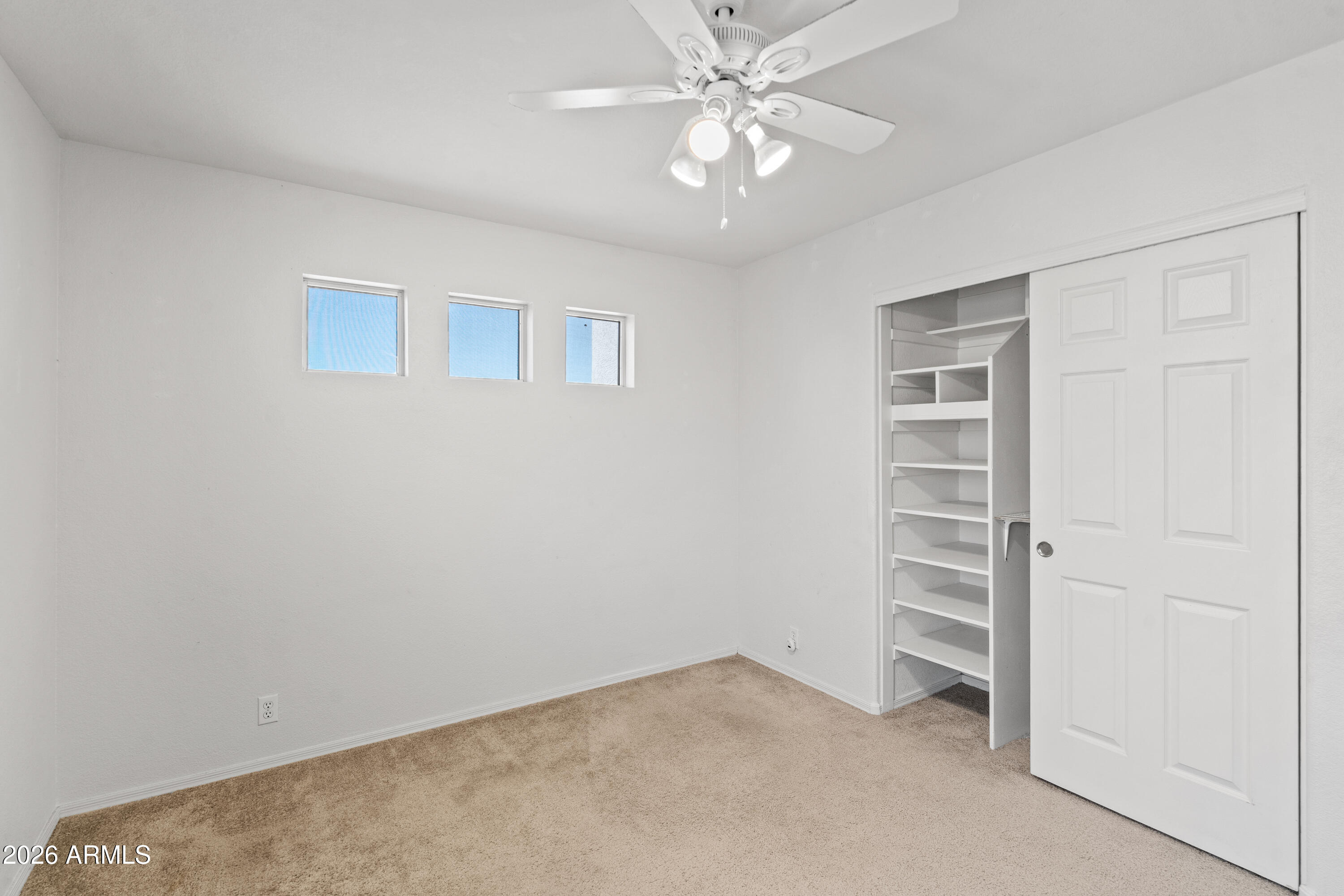 5952 W MORNING DOVE Drive