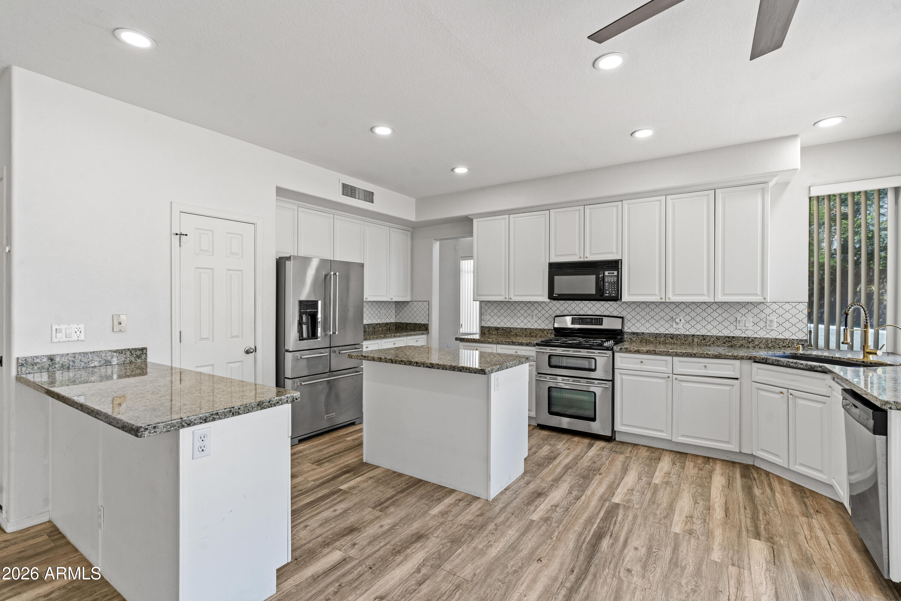 5952 W MORNING DOVE Drive