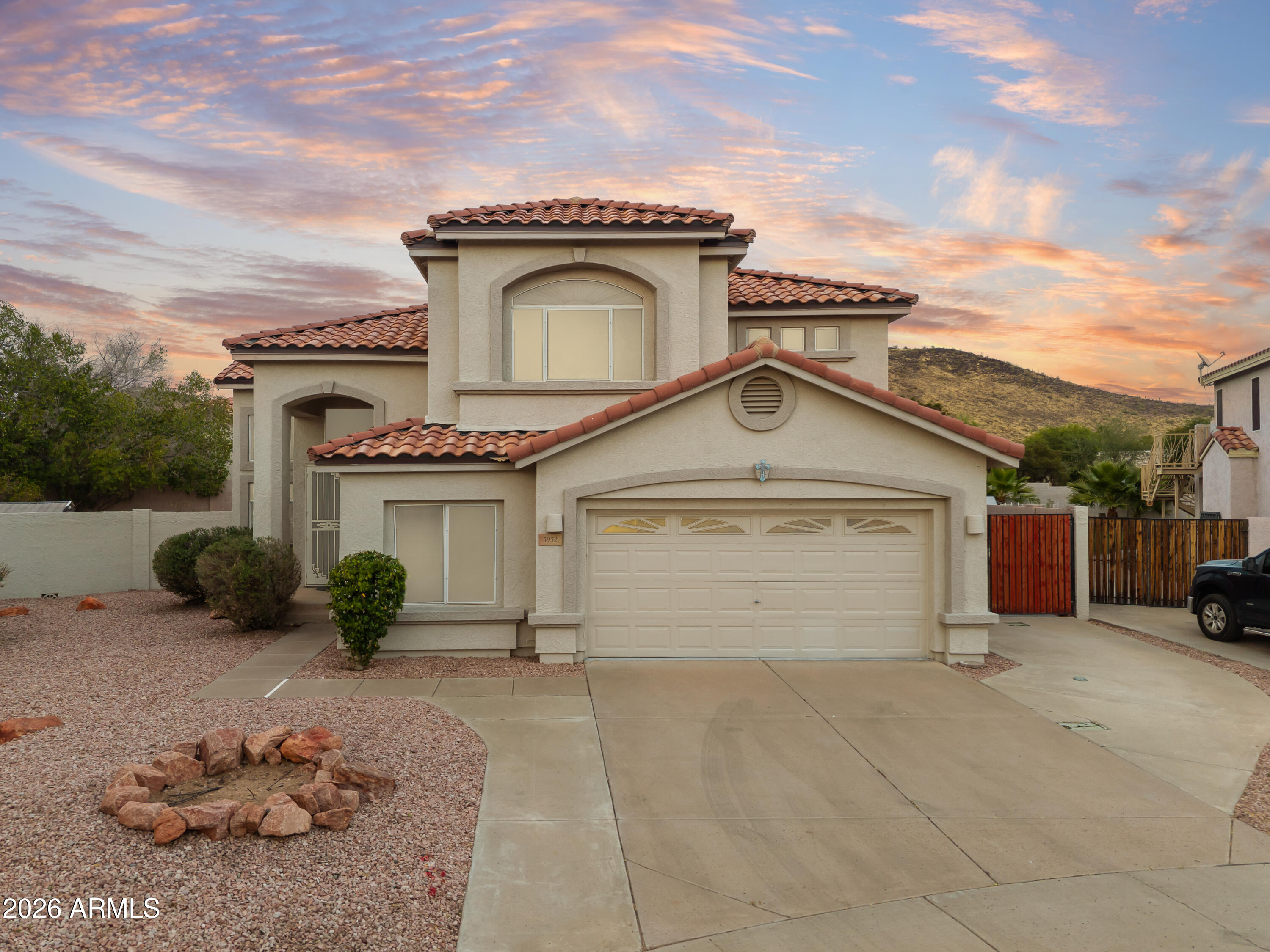 5952 W MORNING DOVE Drive