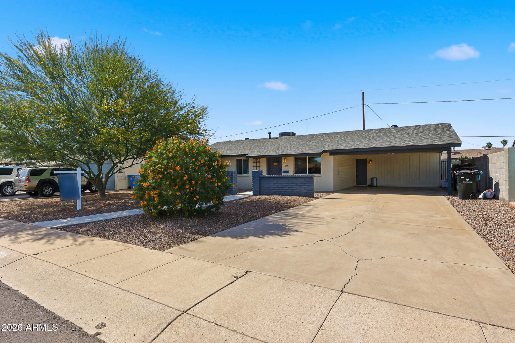 3520 E THUNDERBIRD Road