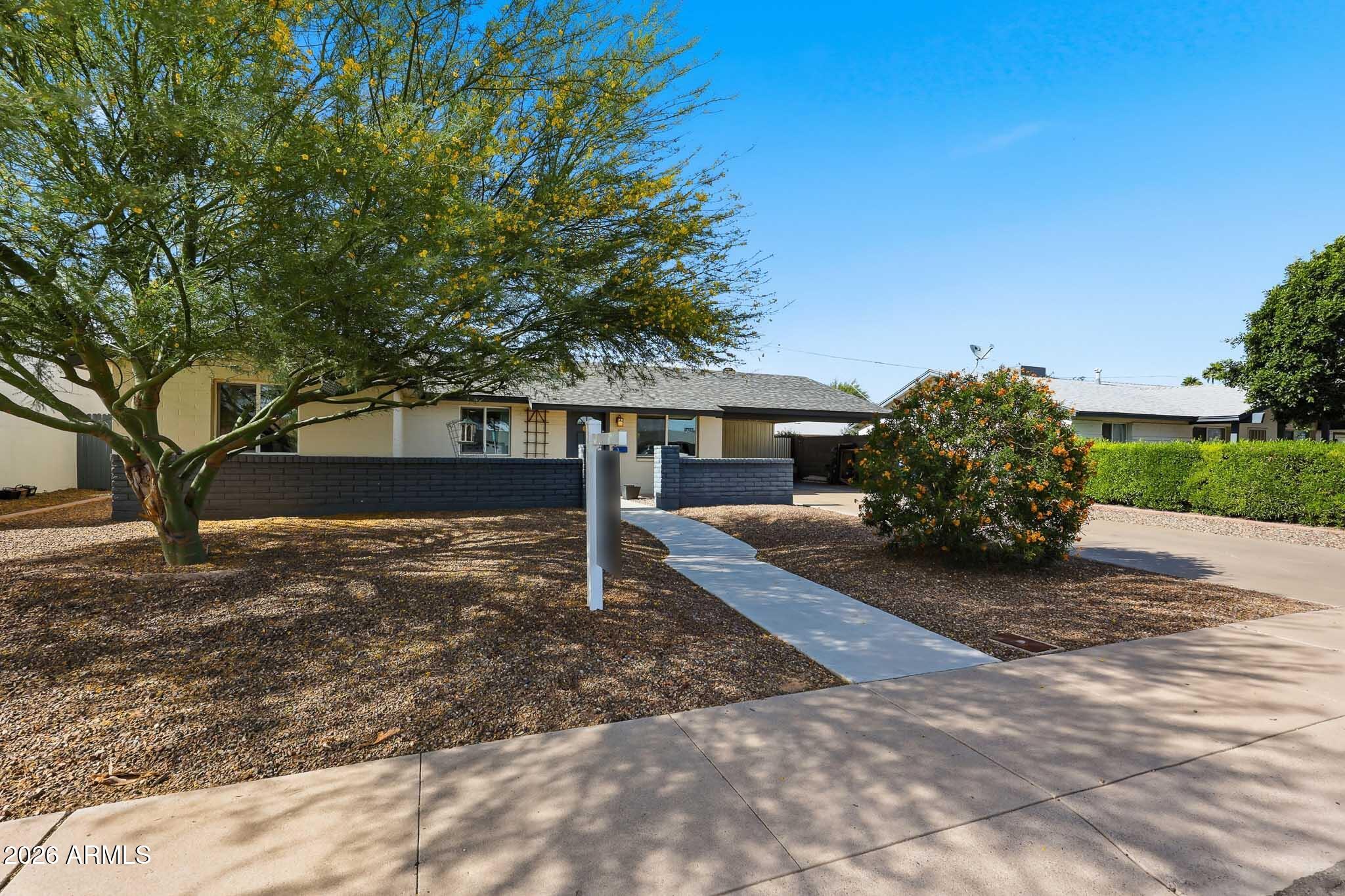 3520 E THUNDERBIRD Road