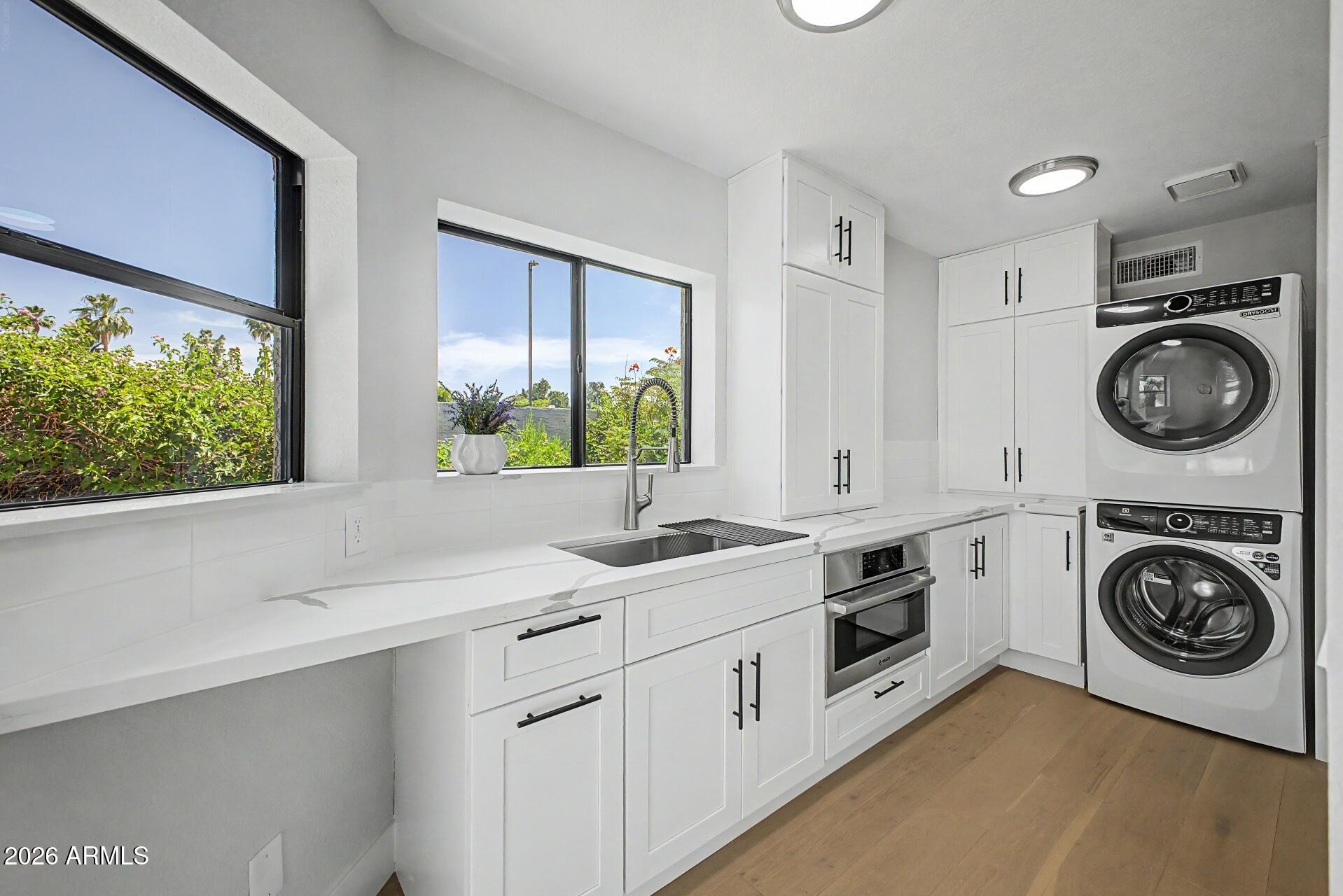 10190 N 106TH Street E