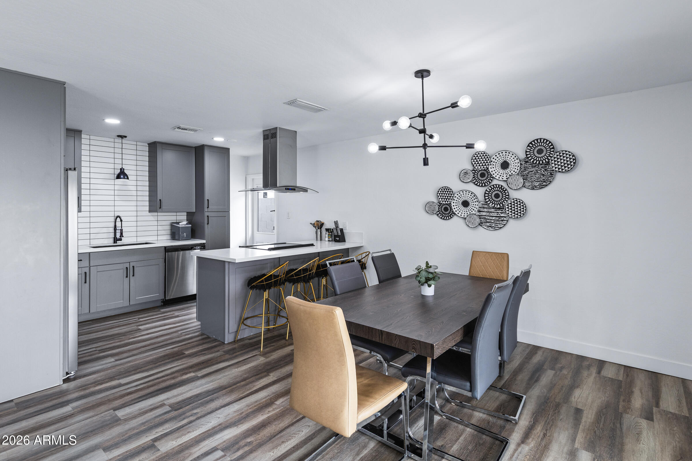 8501 E VERNON Avenue