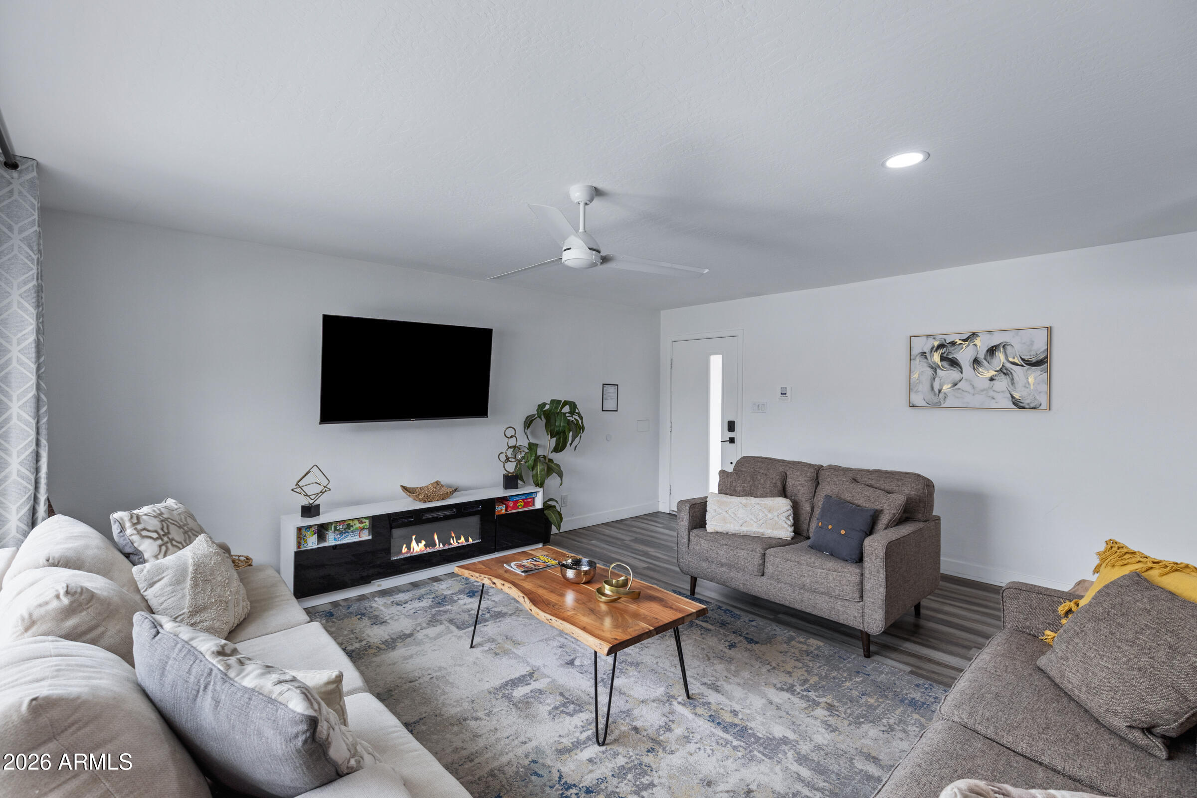 8501 E VERNON Avenue