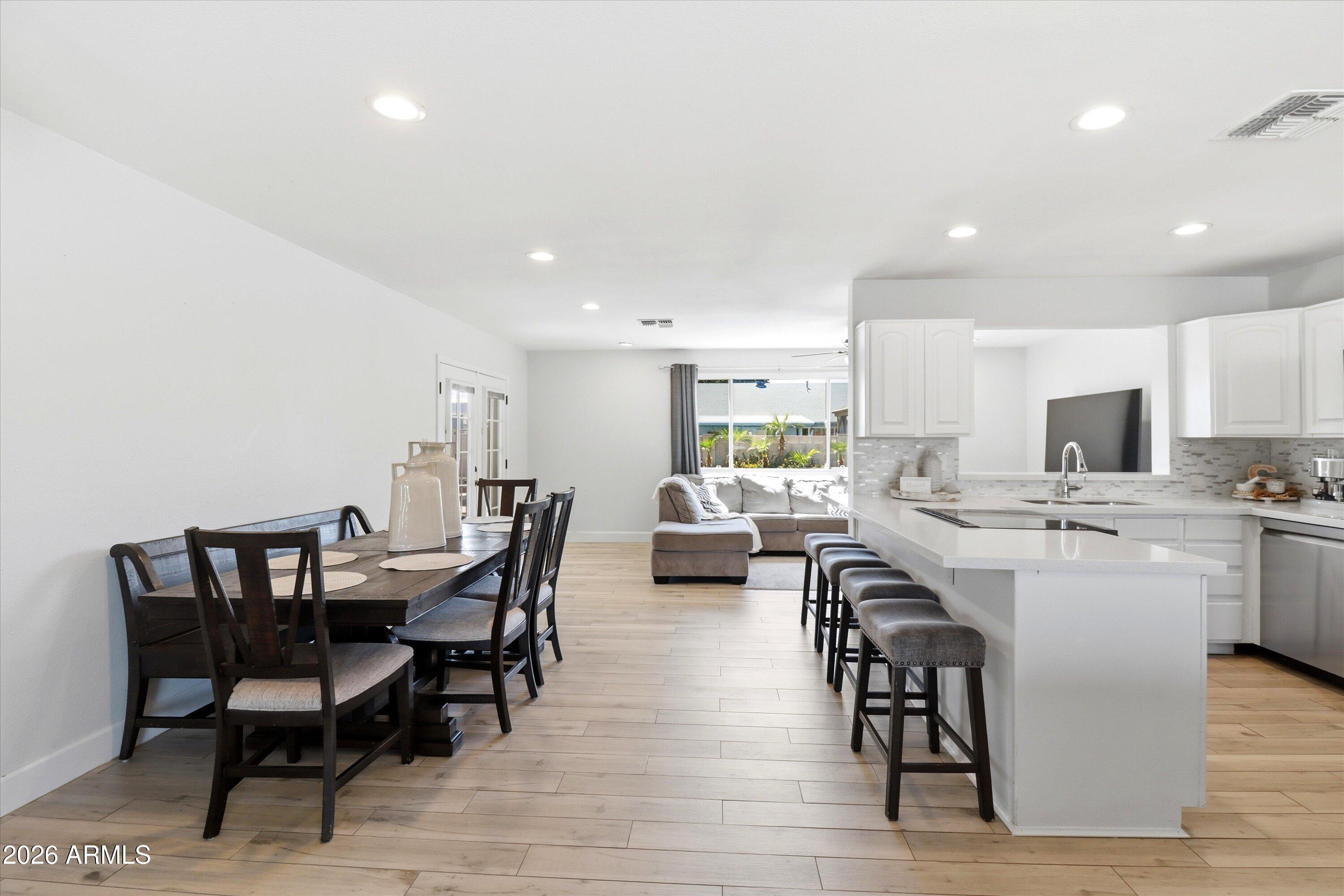 1934 W KRISTAL Way