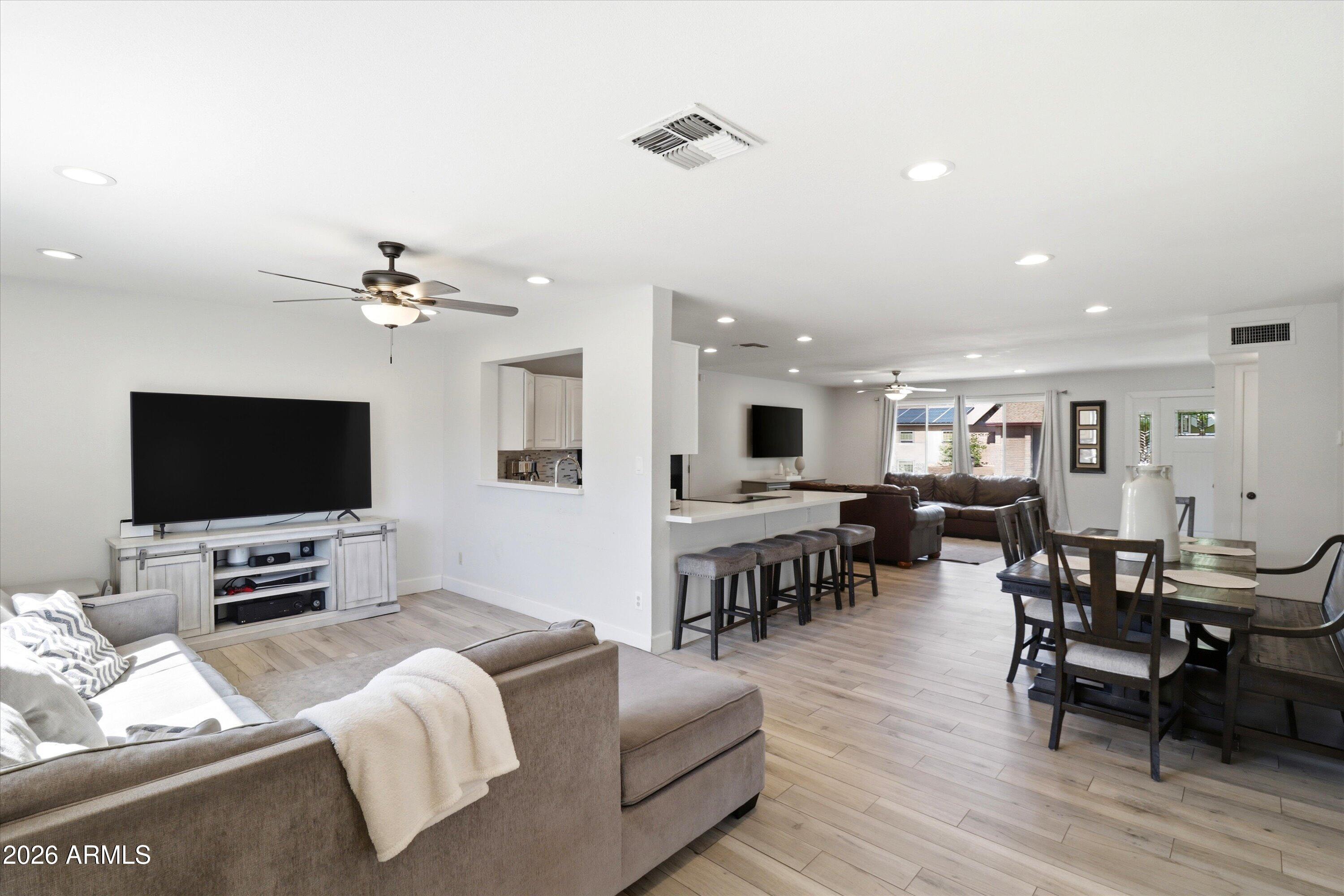 1934 W KRISTAL Way