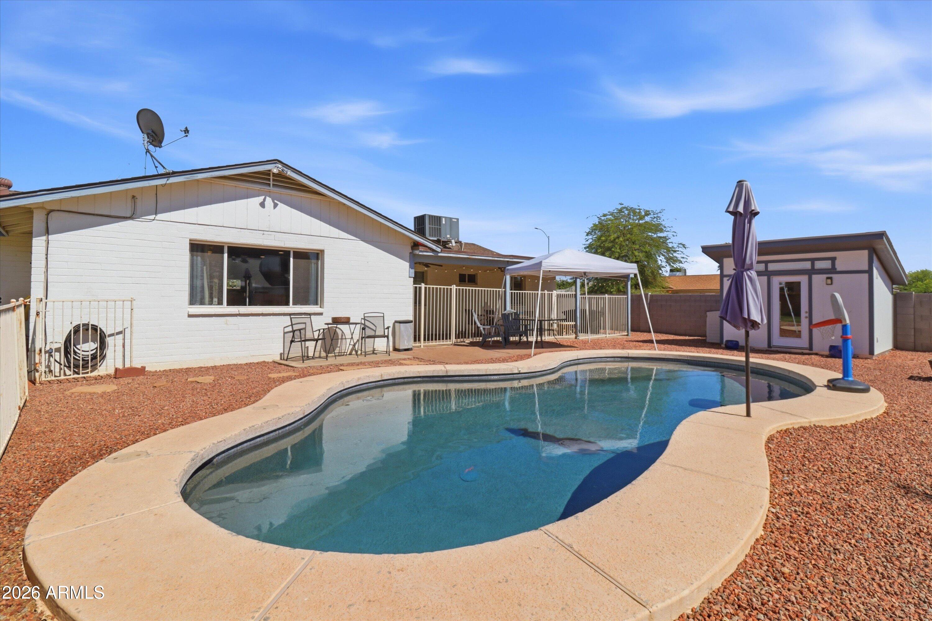 1934 W KRISTAL Way