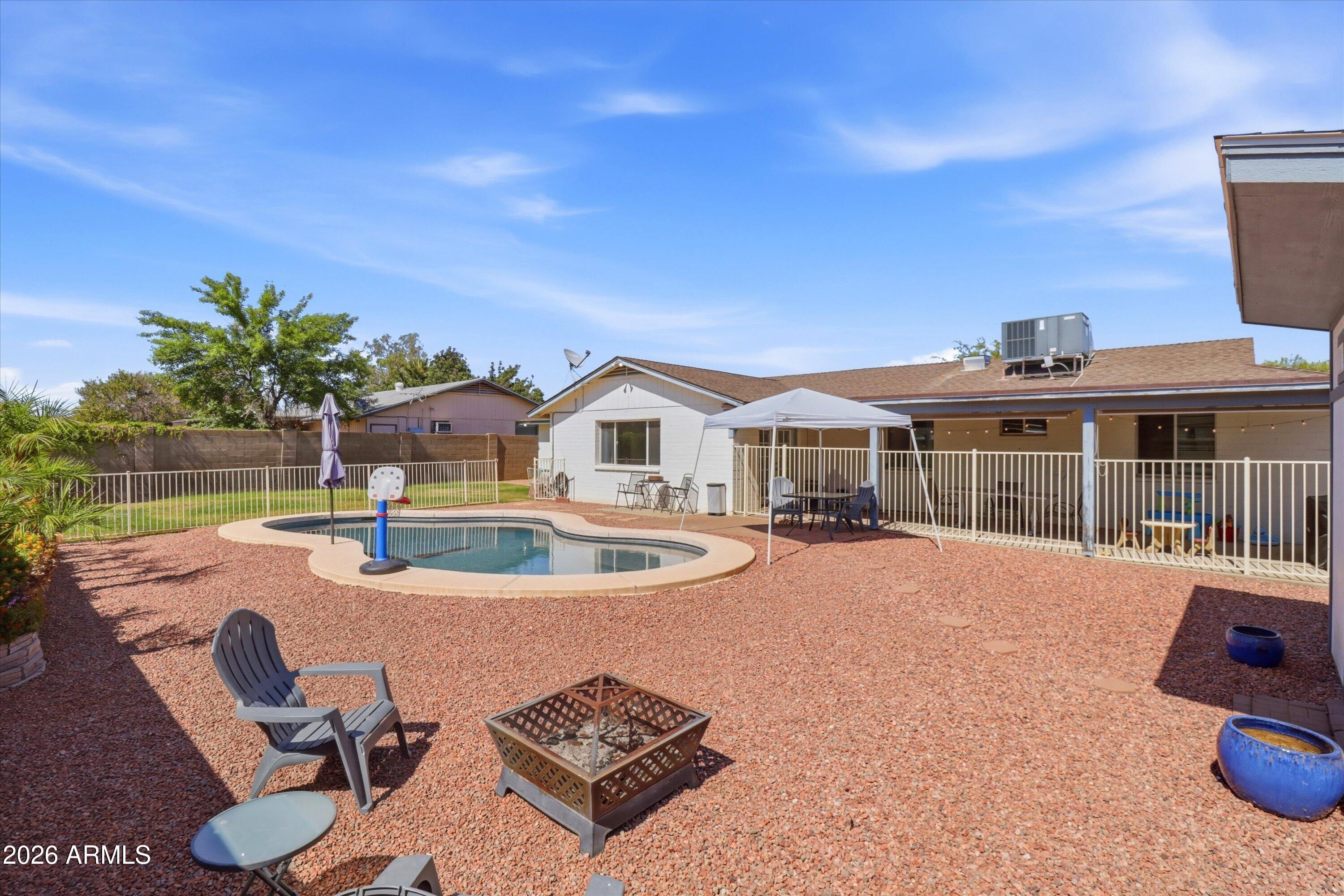 1934 W KRISTAL Way