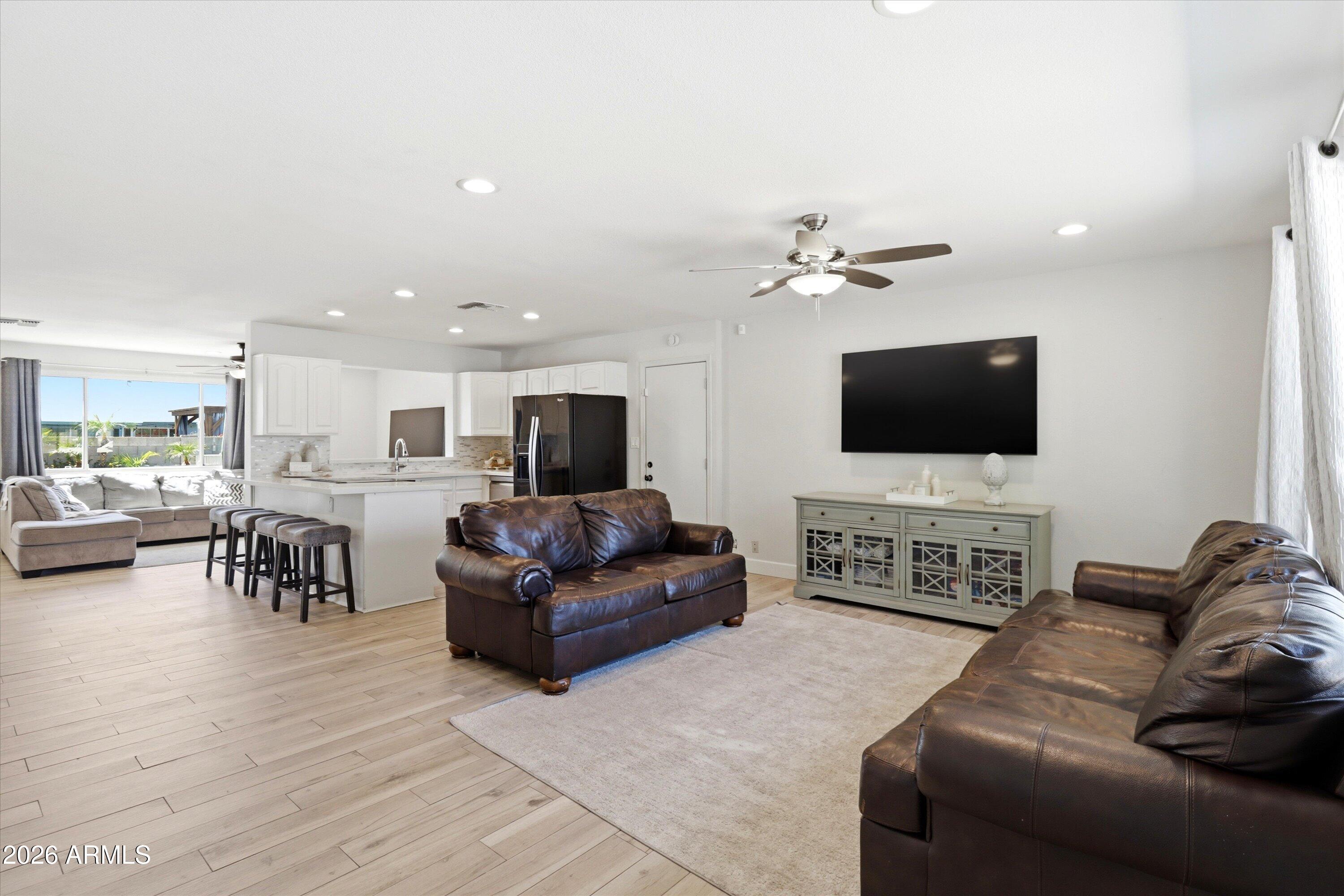 1934 W KRISTAL Way