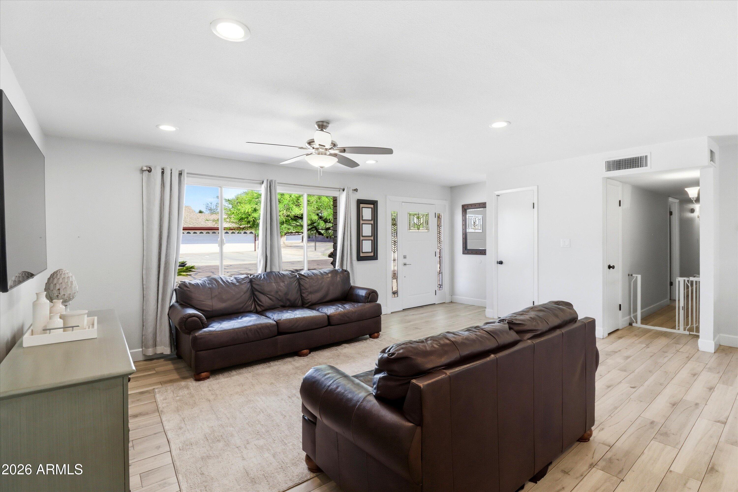 1934 W KRISTAL Way