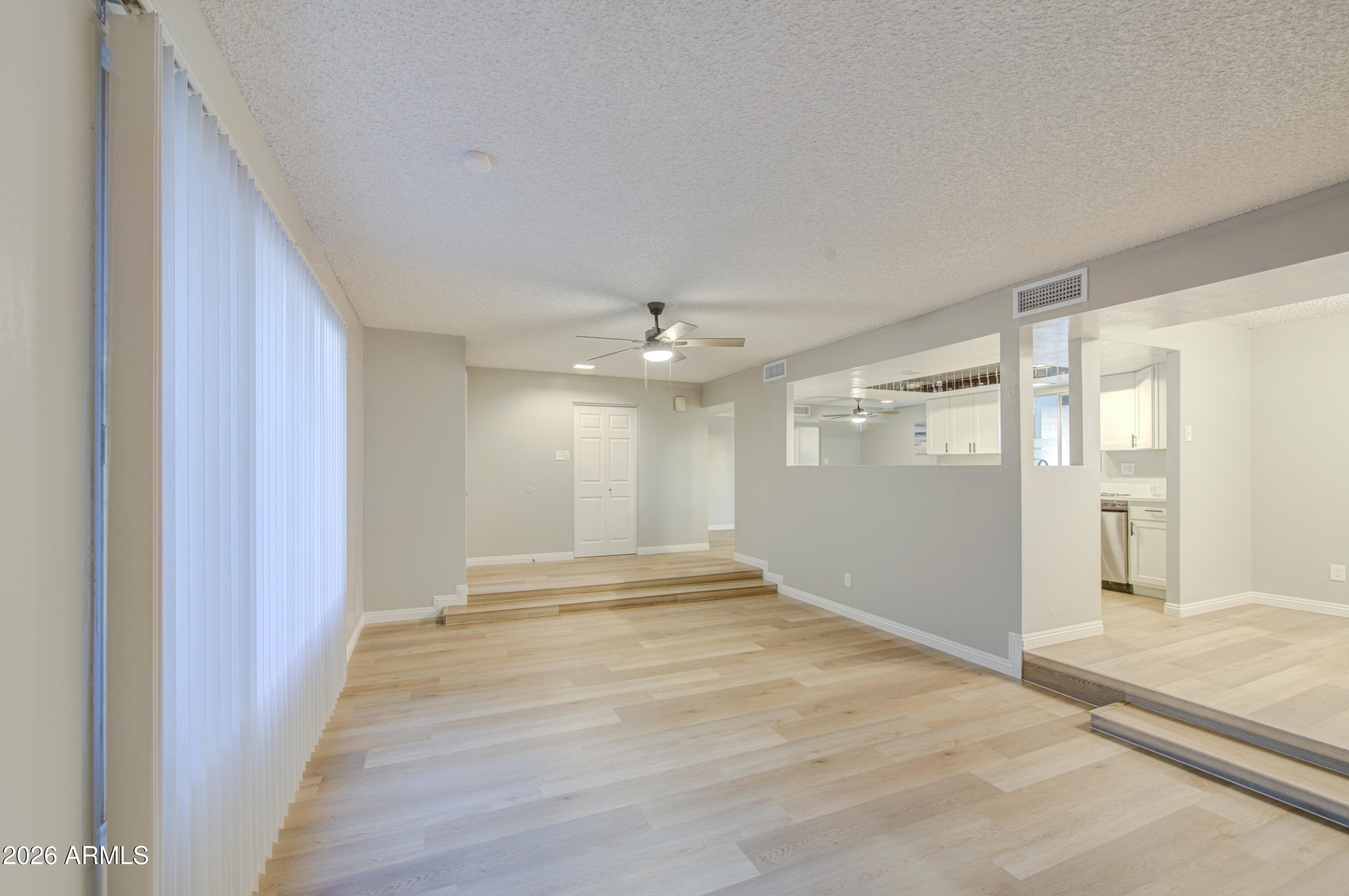 4733 W HAYWARD Avenue
