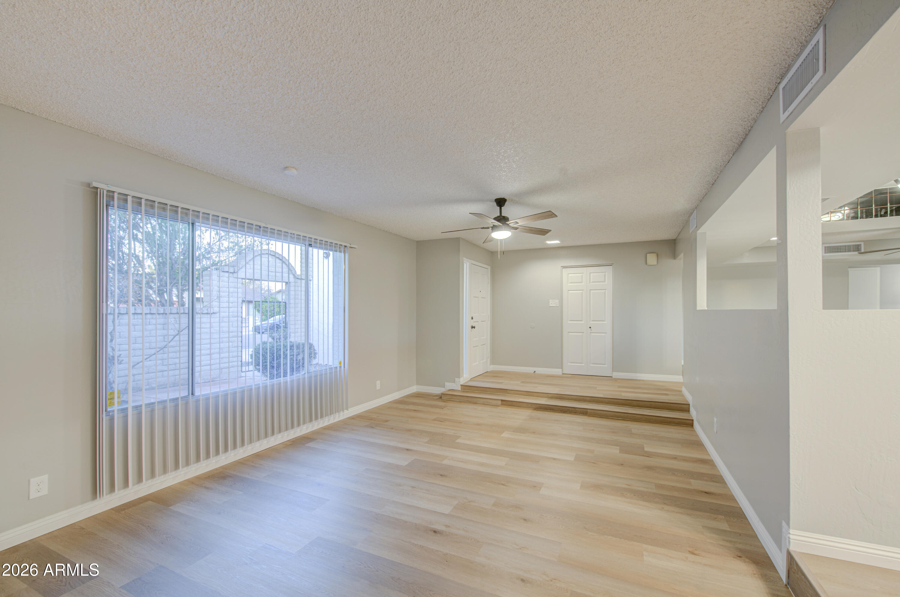 4733 W HAYWARD Avenue