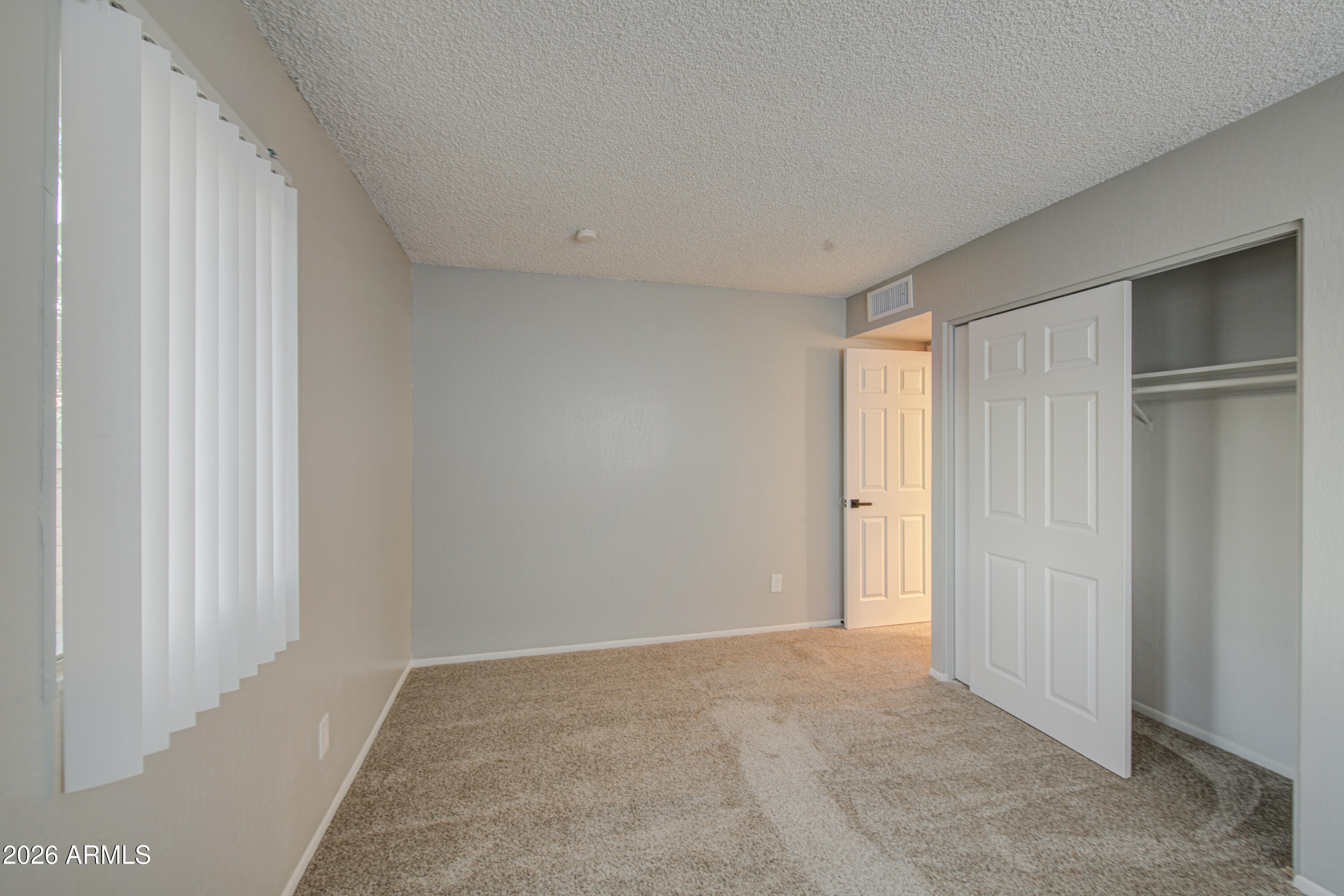 4733 W HAYWARD Avenue