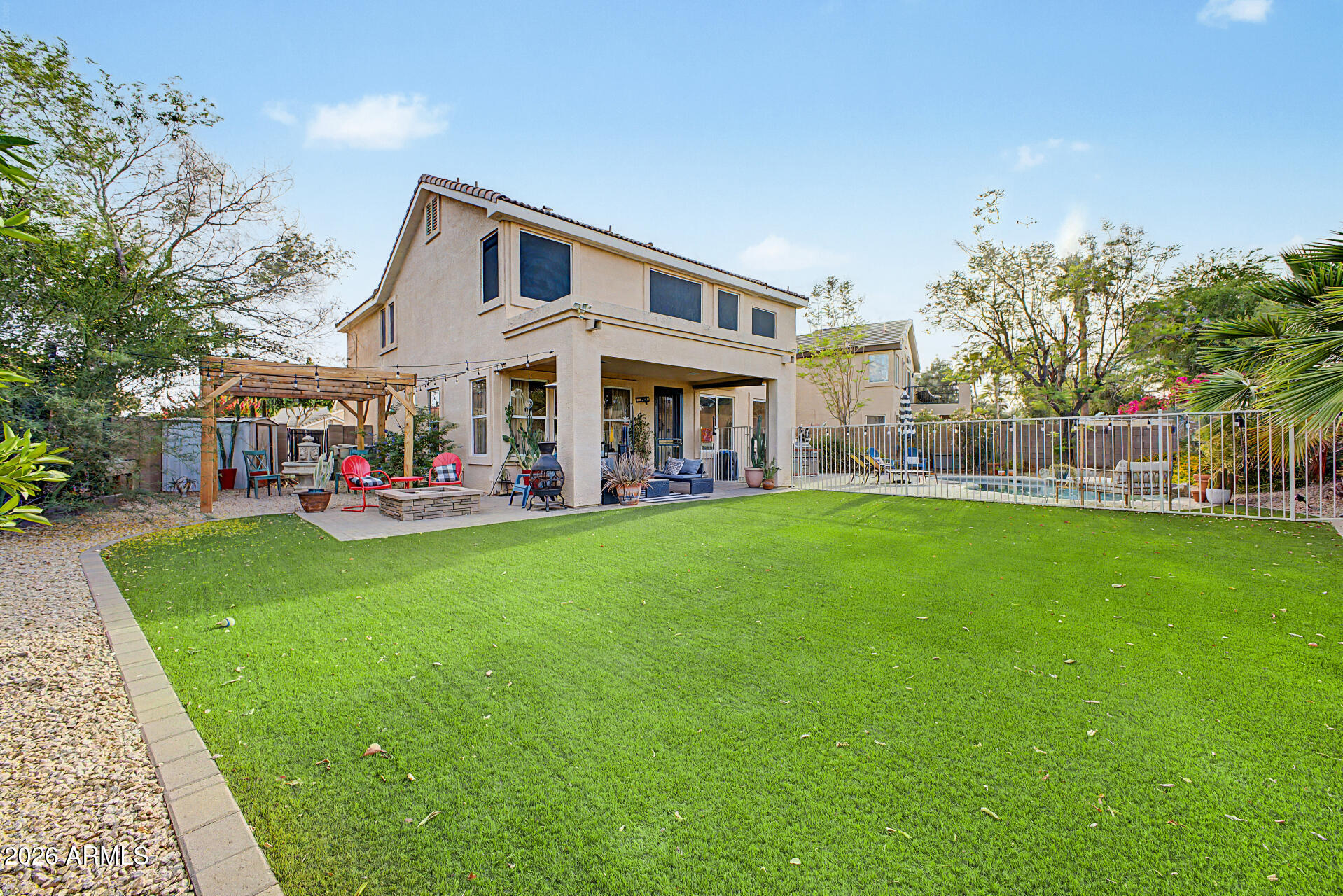 6854 W POTTER Drive