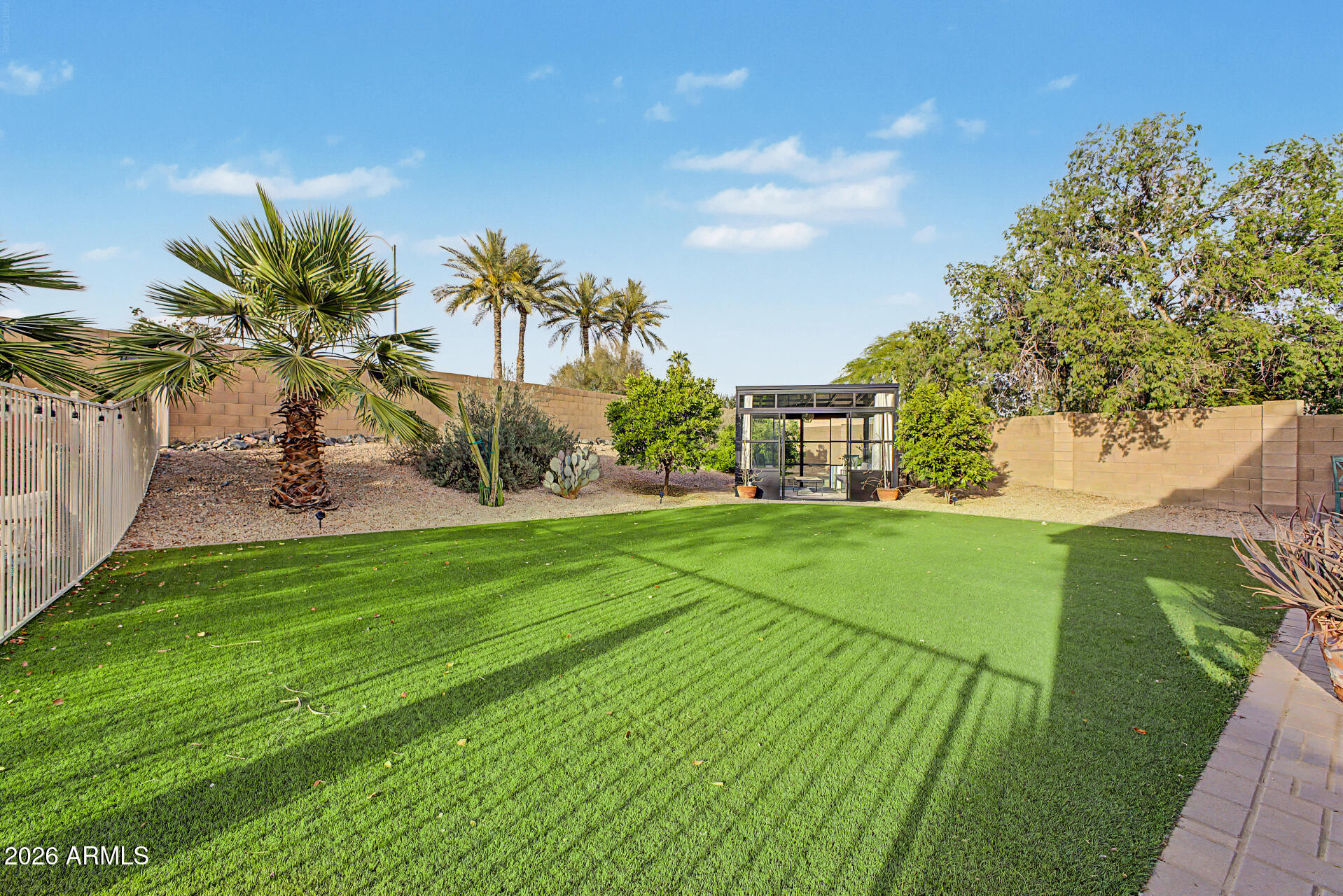 6854 W POTTER Drive