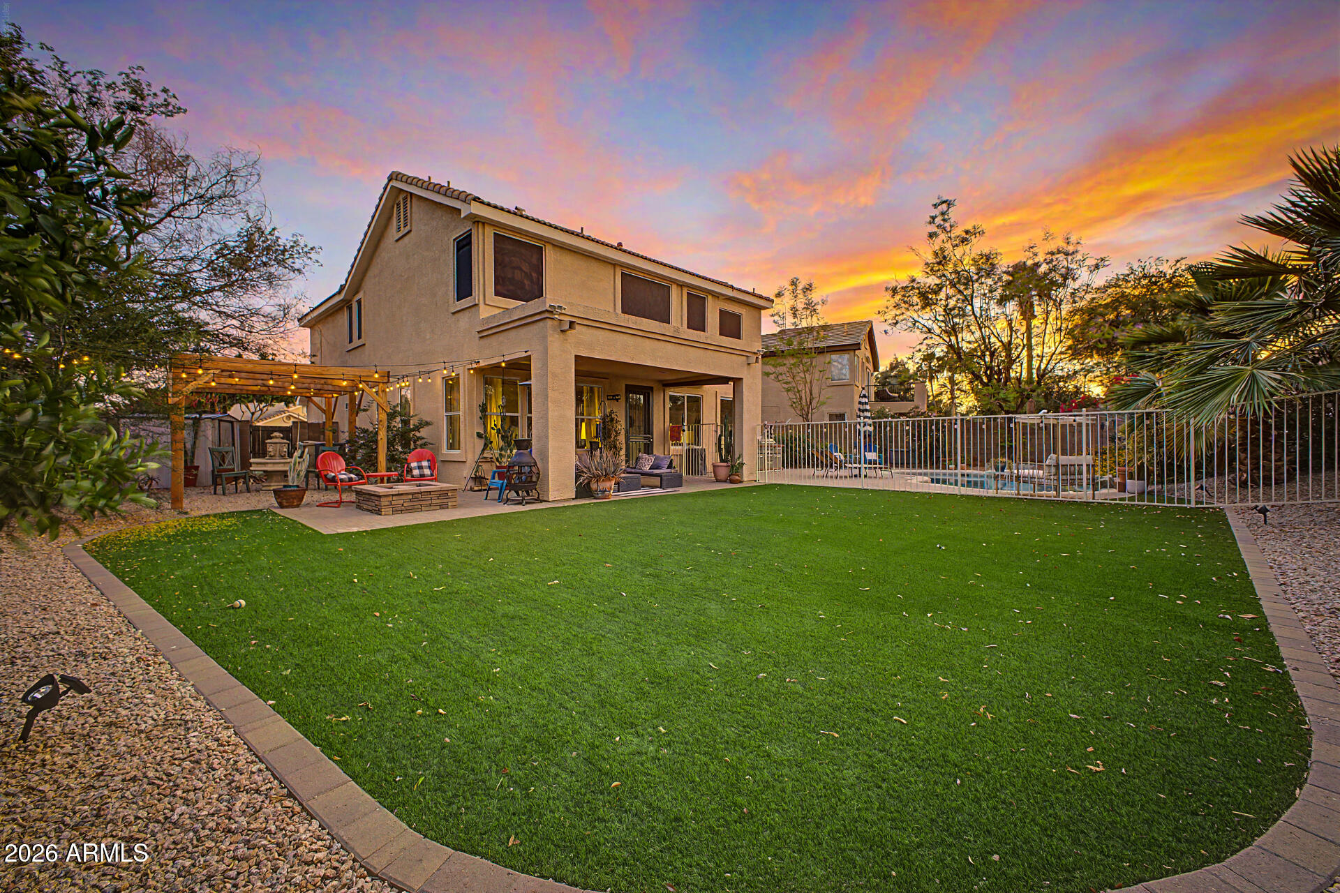 6854 W POTTER Drive