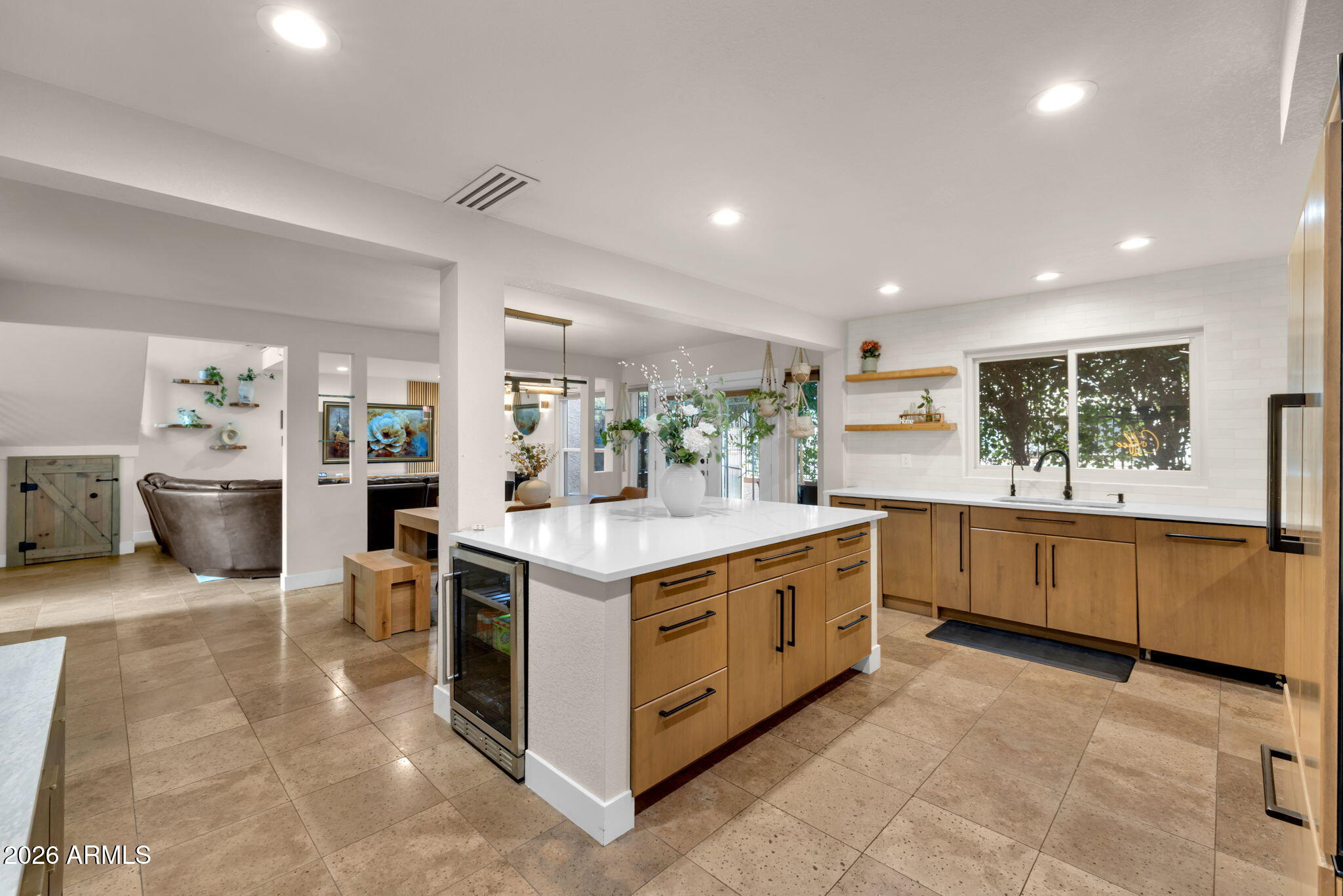 7609 N LYNN OAKS Drive