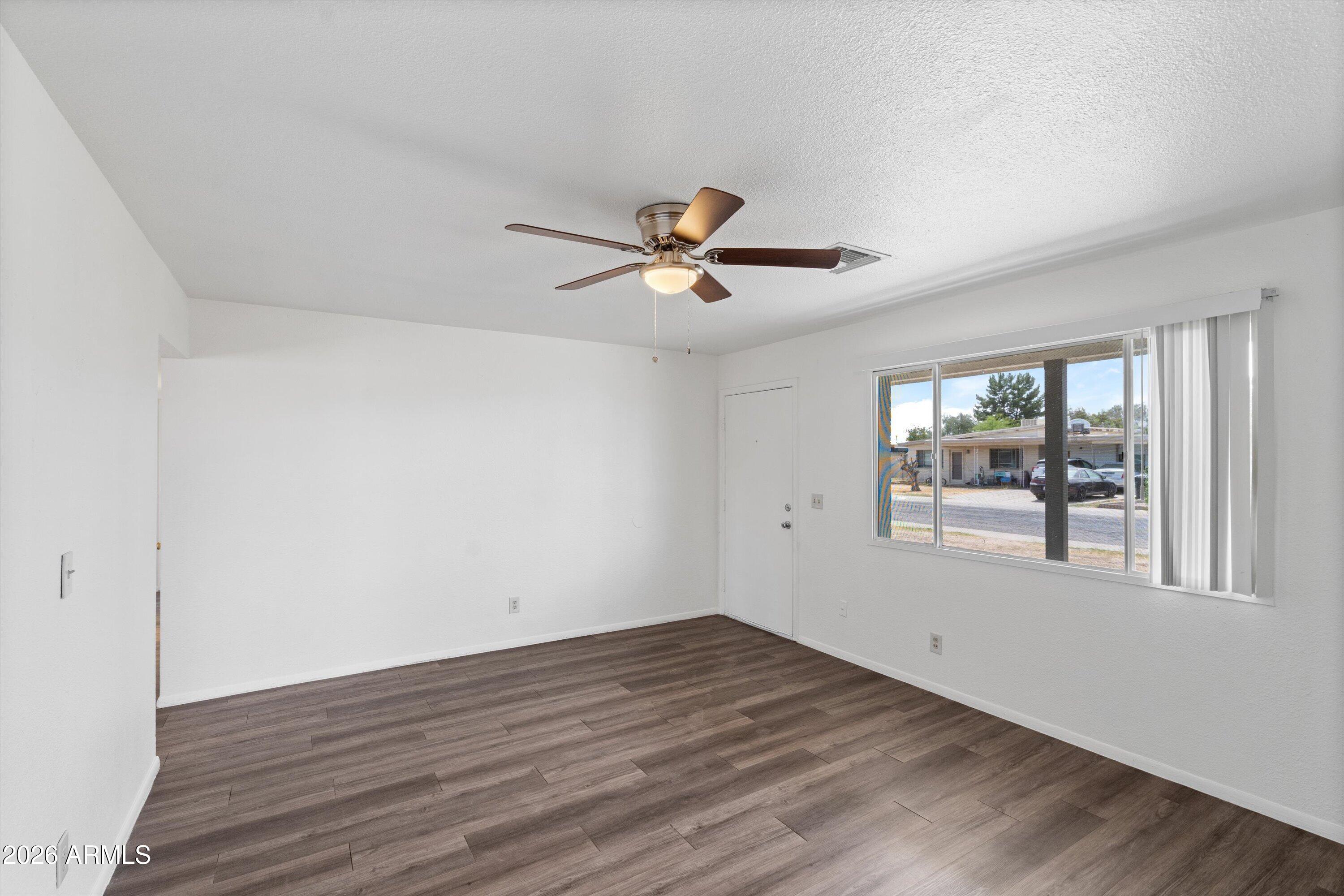 3438 W SIERRA Street