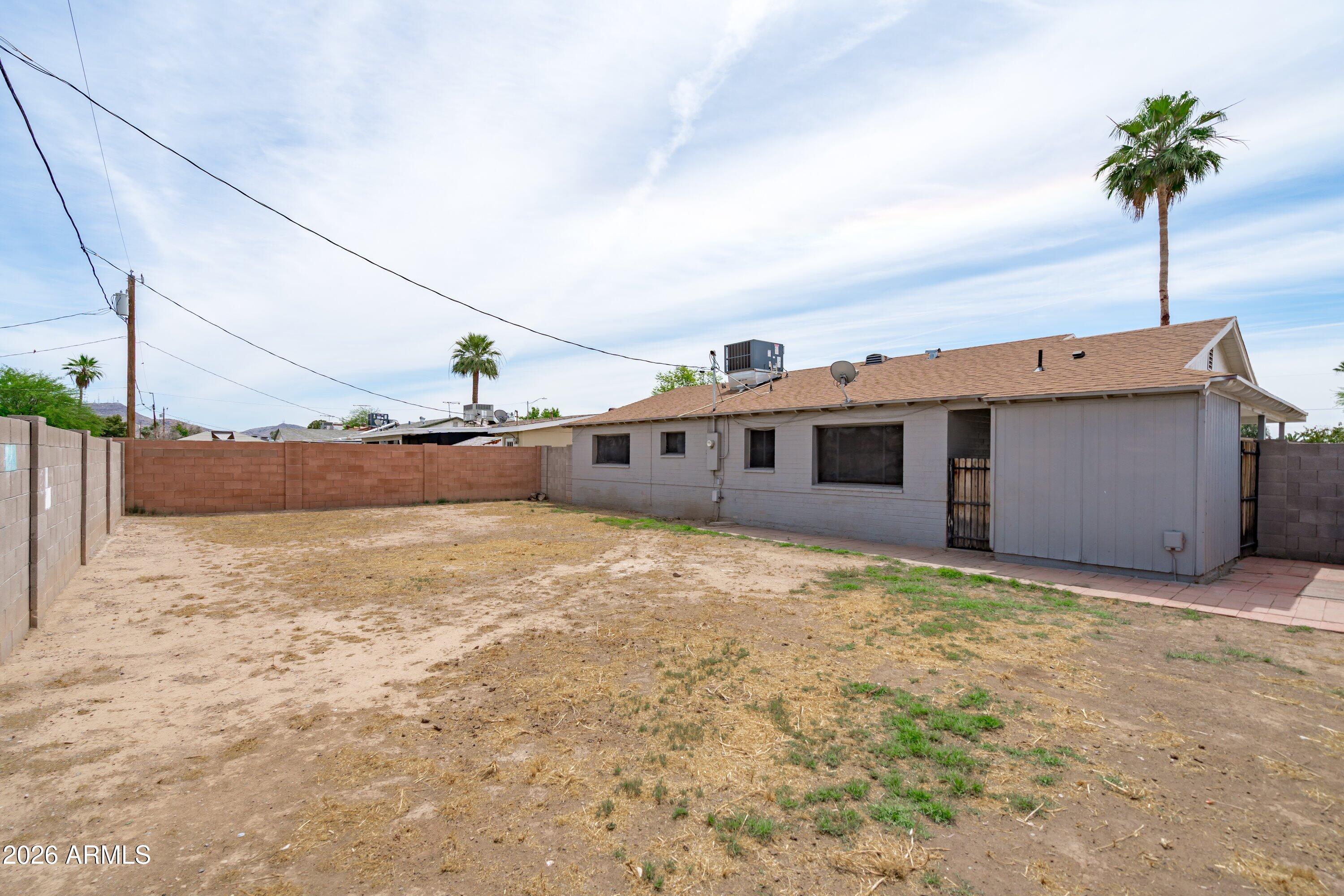3438 W SIERRA Street