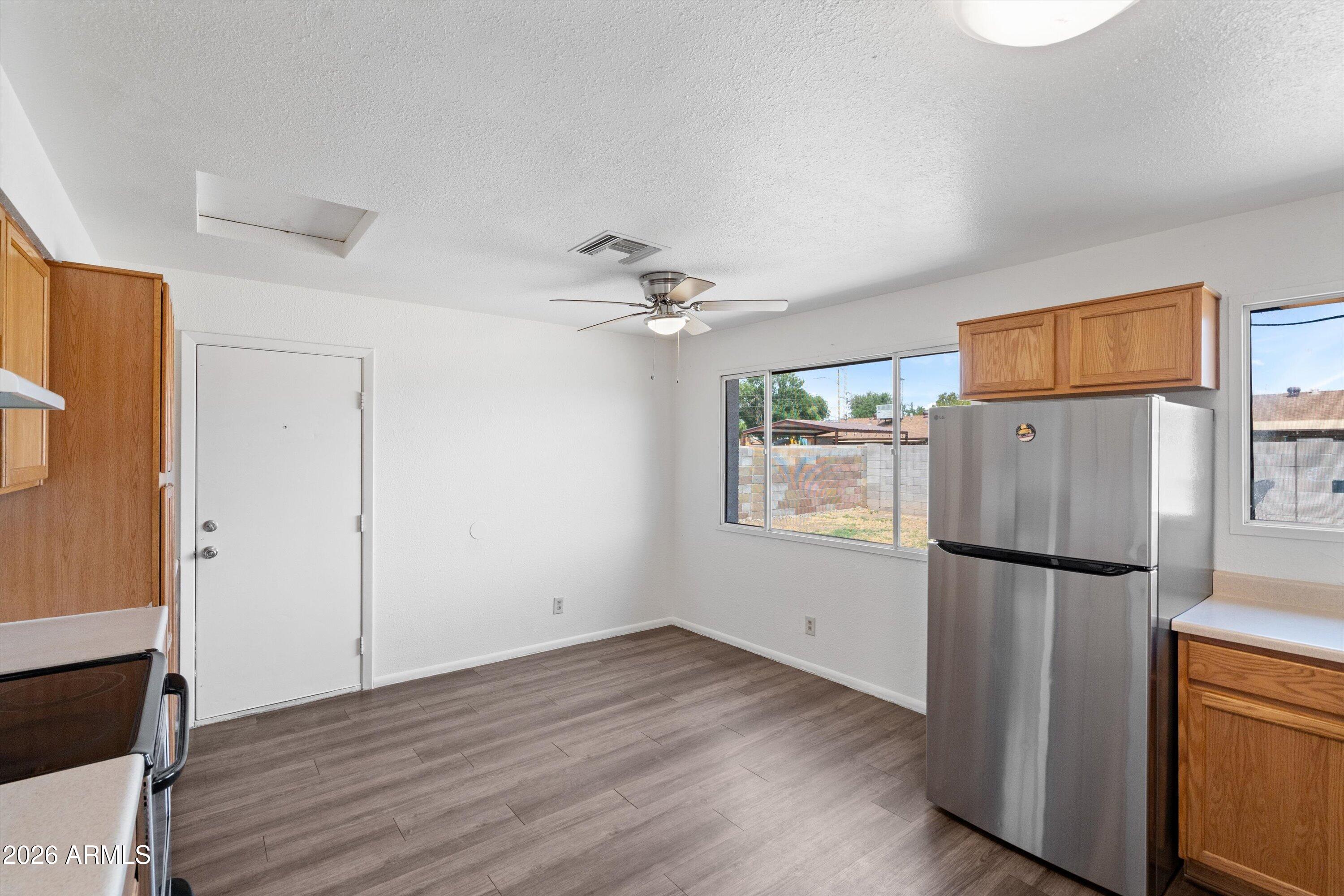 3438 W SIERRA Street