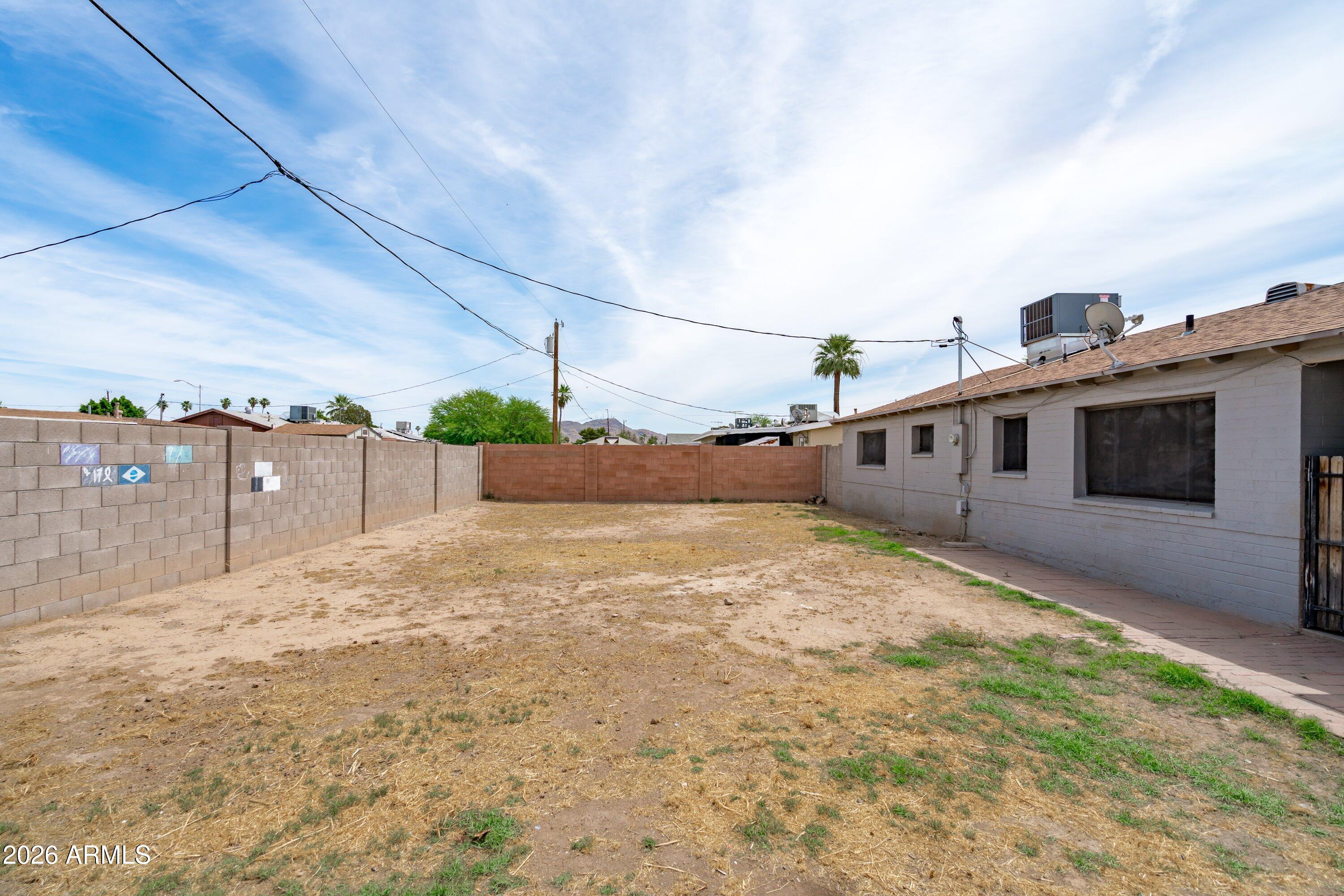 3438 W SIERRA Street