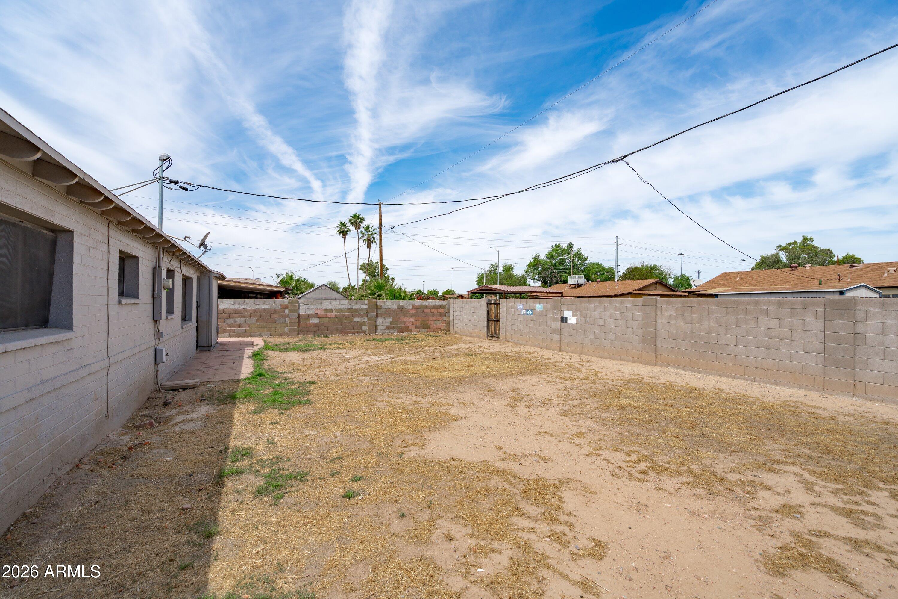 3438 W SIERRA Street