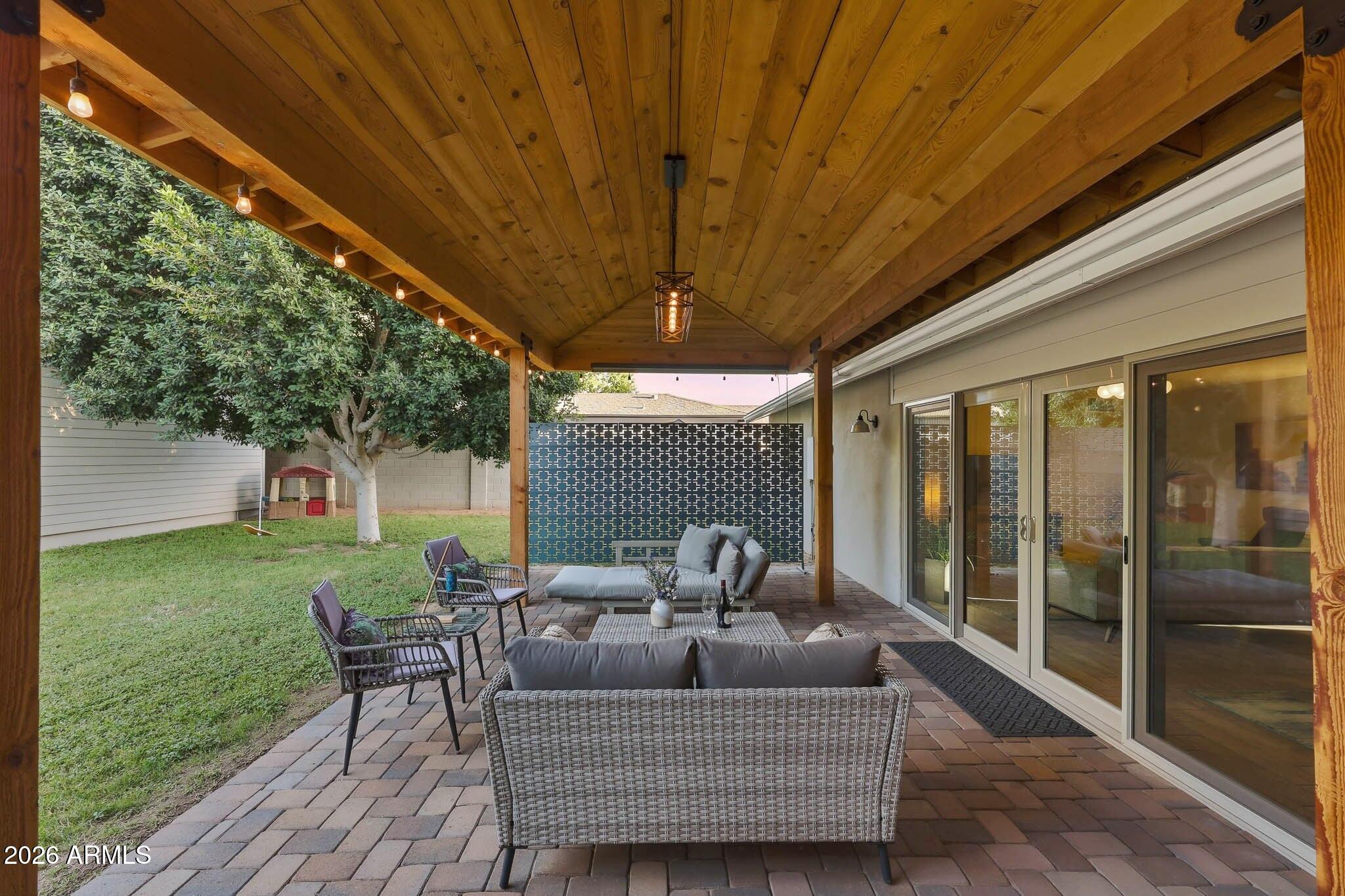 4523 N 35th Place