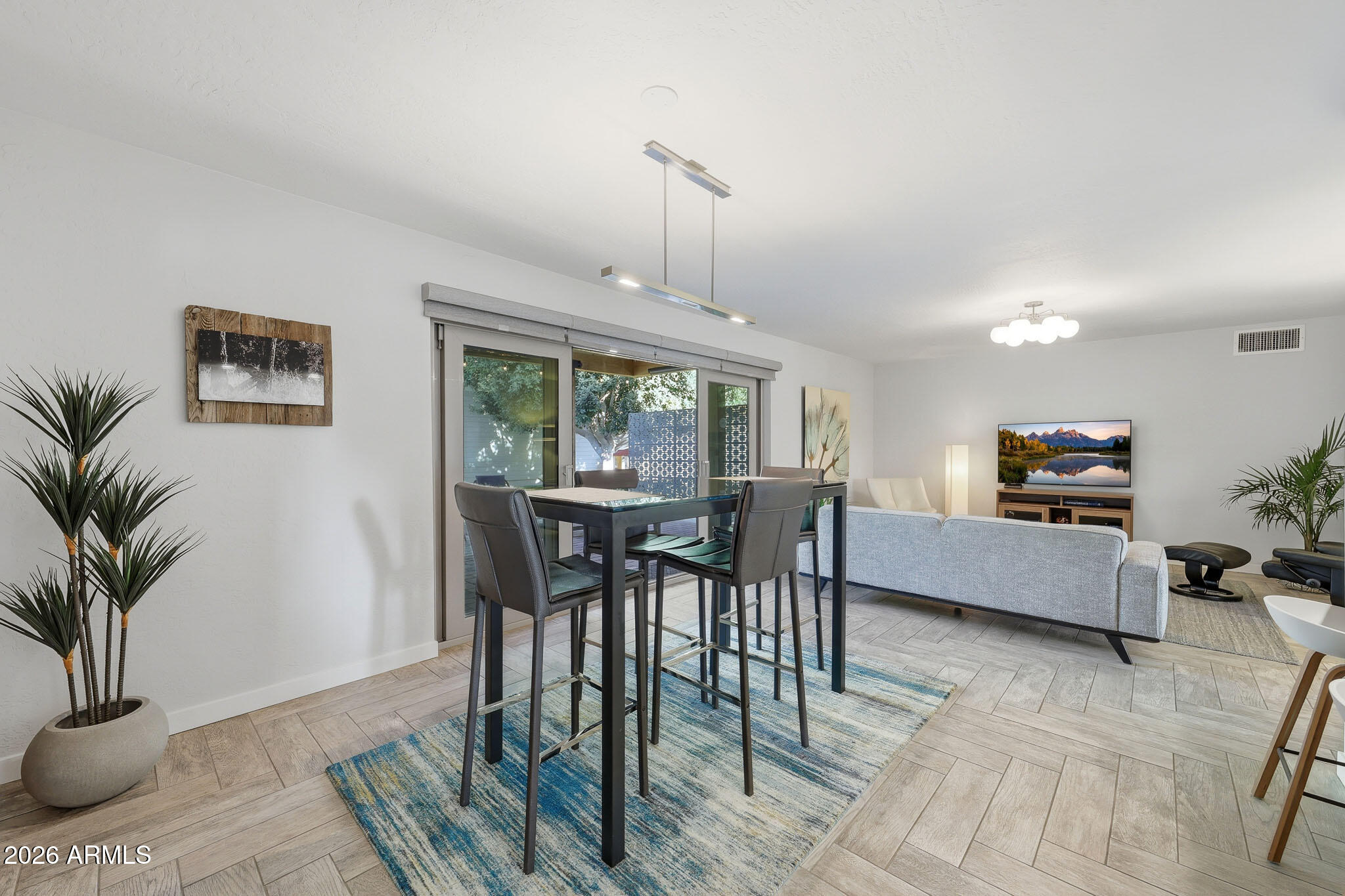 4523 N 35th Place