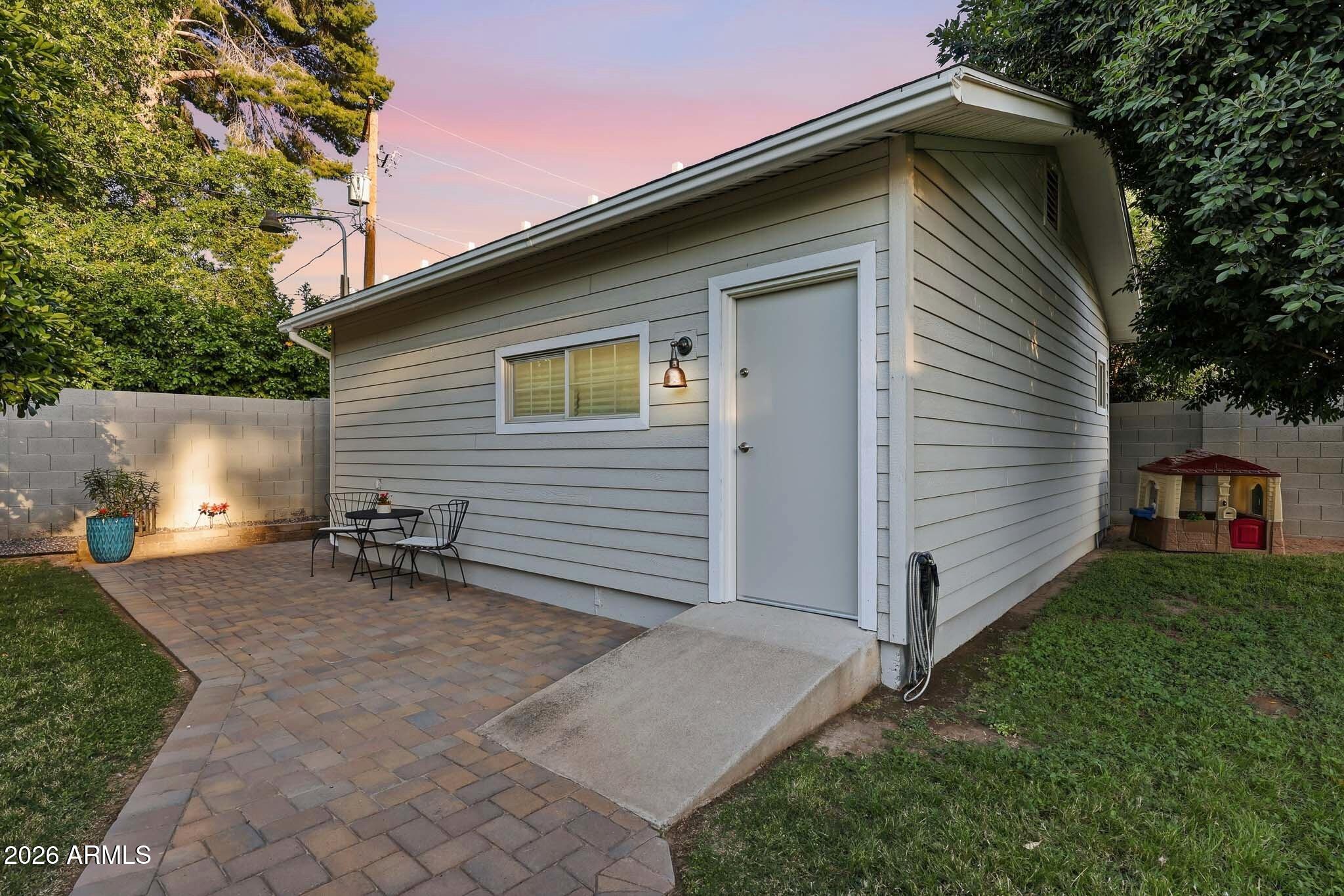4523 N 35th Place