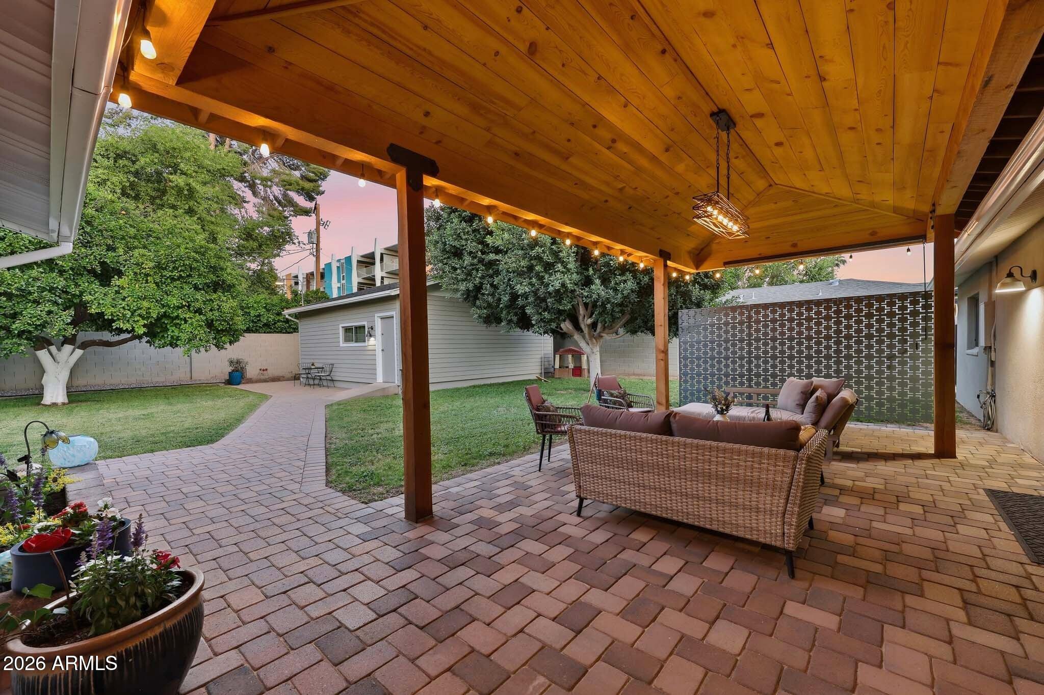 4523 N 35th Place