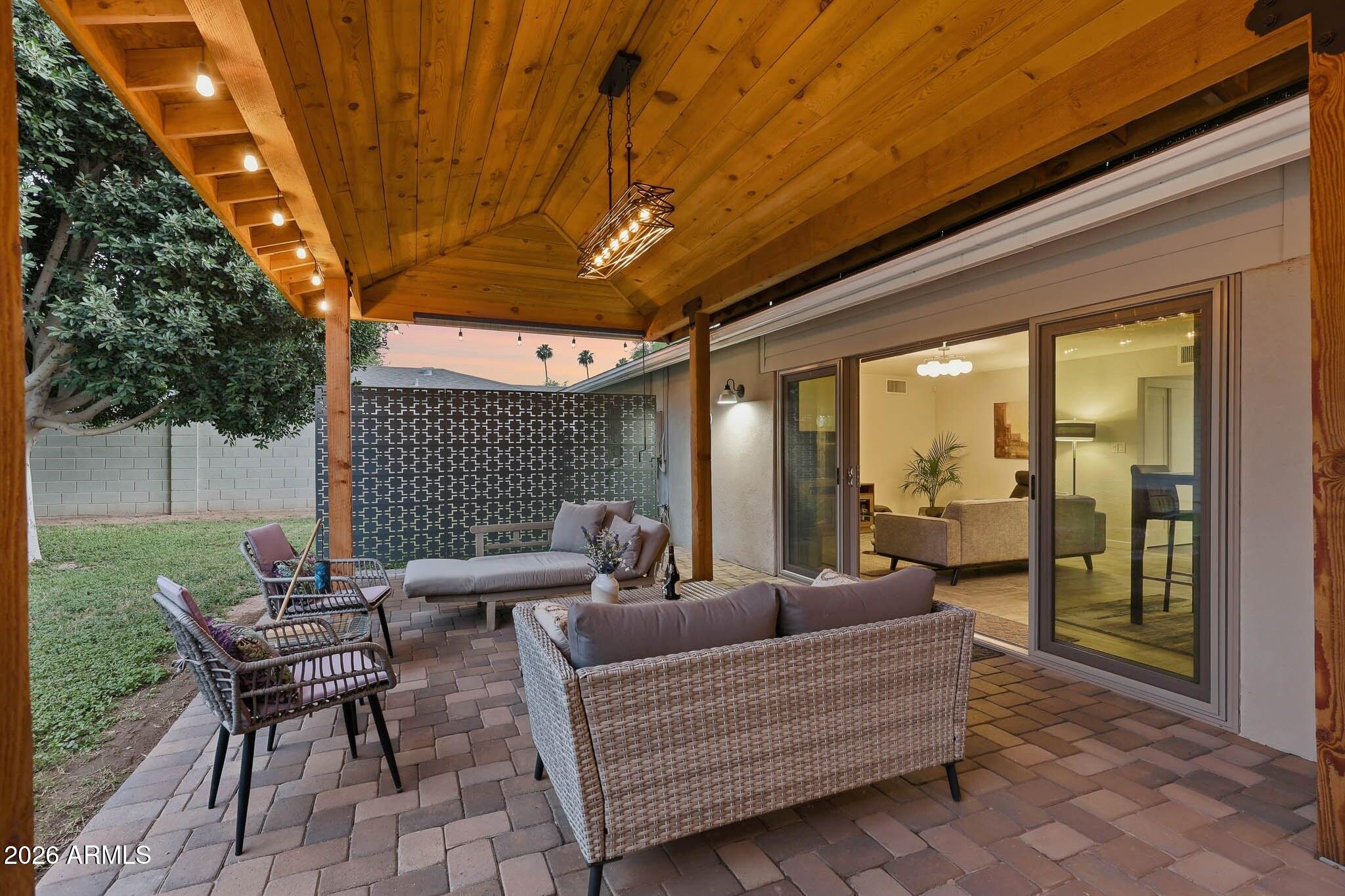 4523 N 35th Place