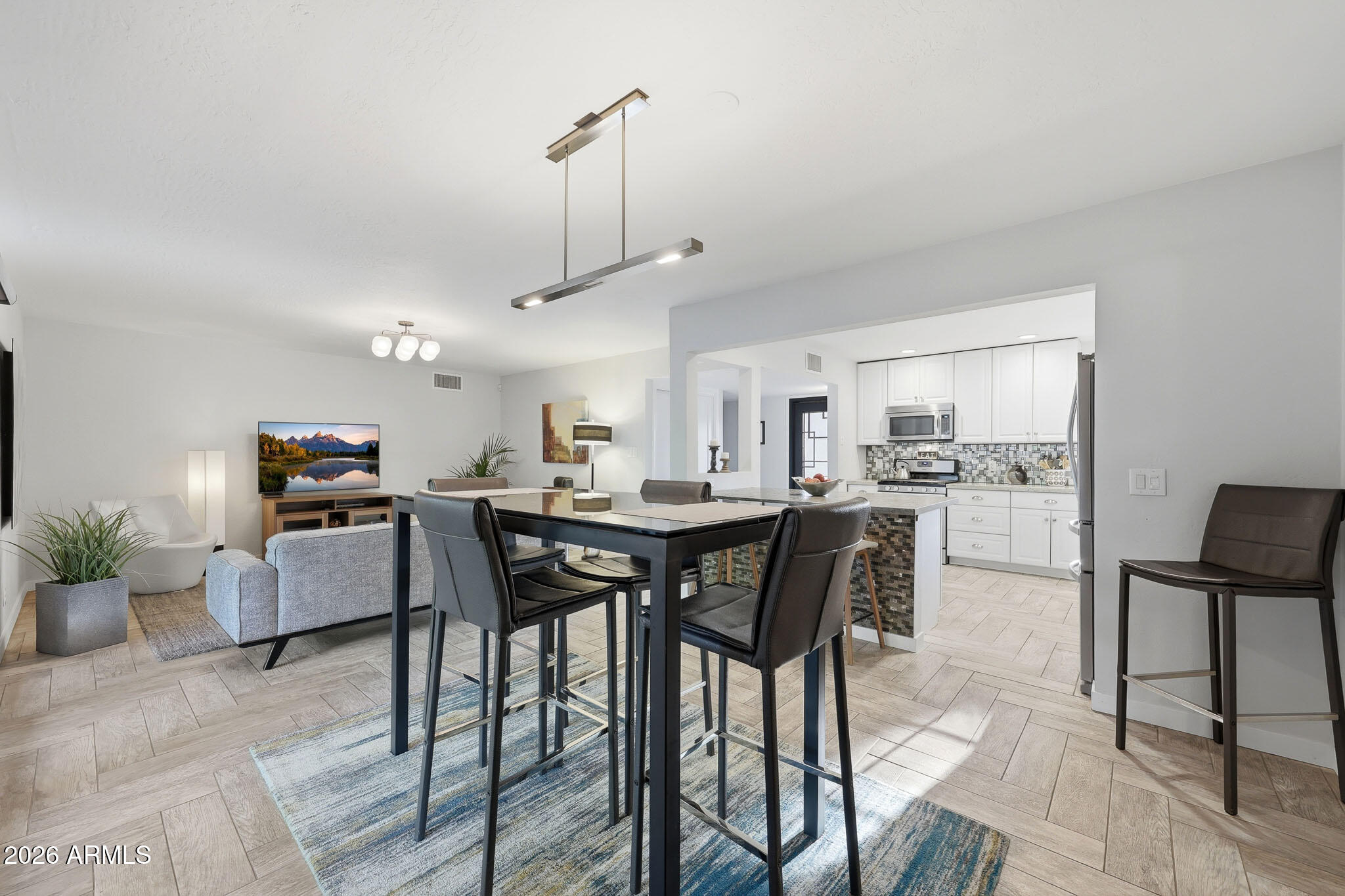 4523 N 35th Place
