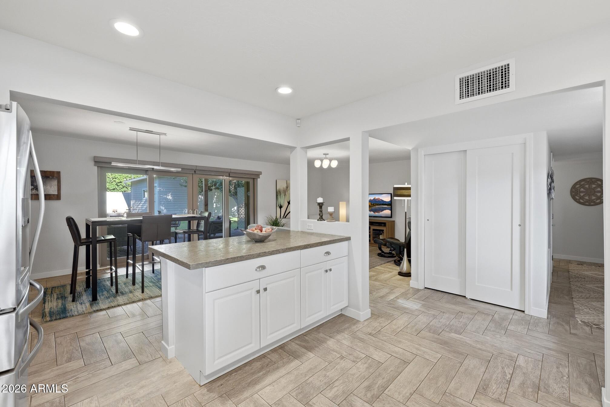 4523 N 35th Place