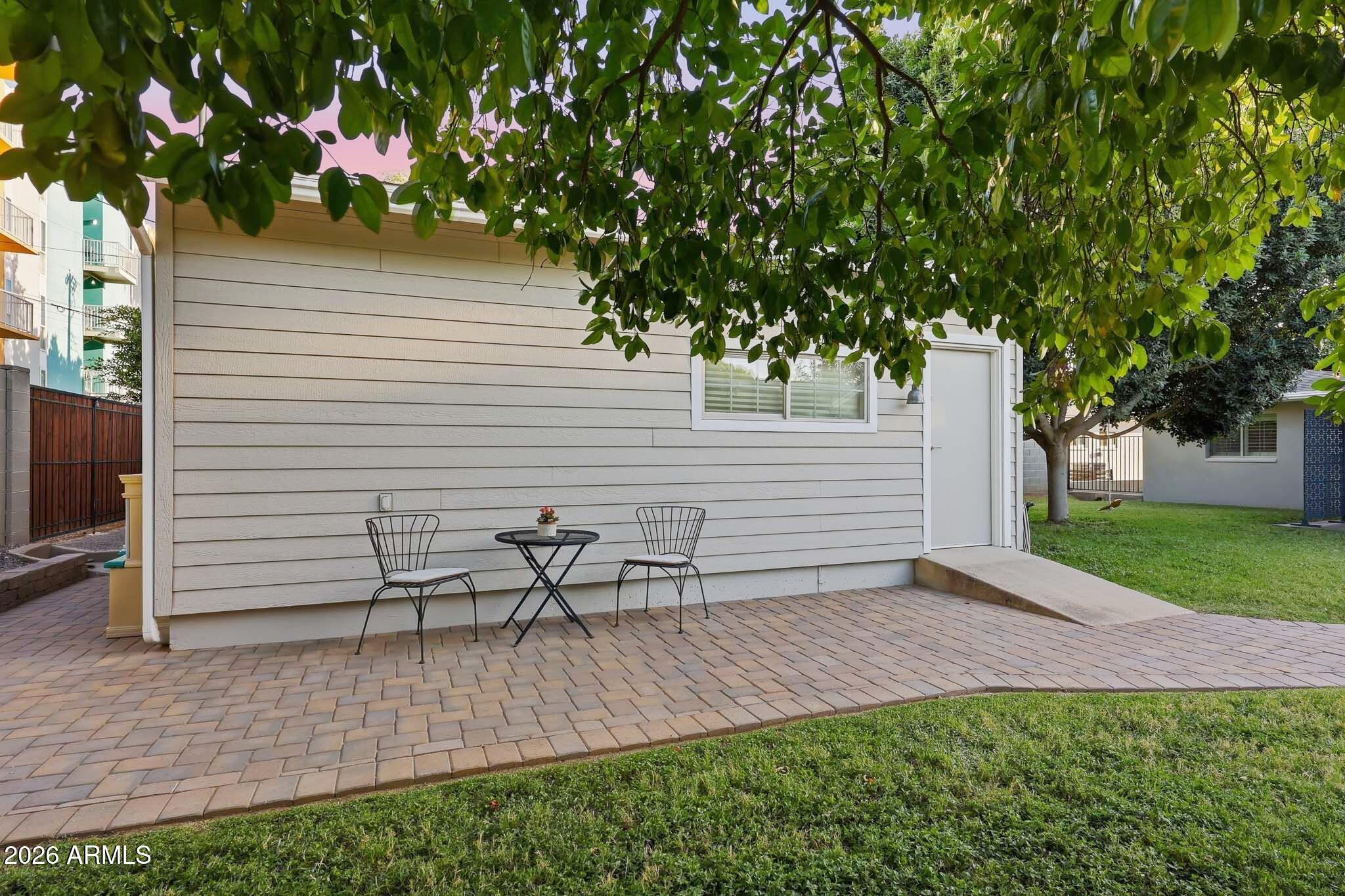 4523 N 35th Place