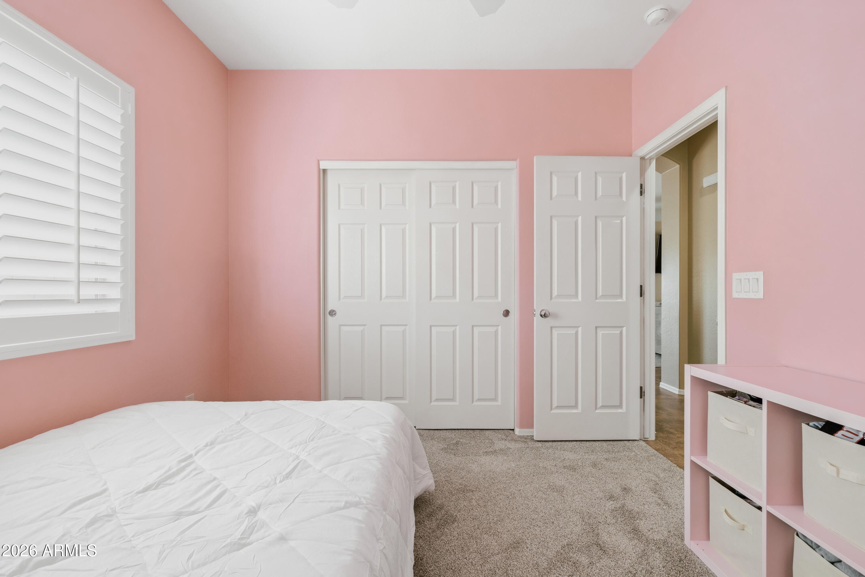 117 W REEVES Avenue
