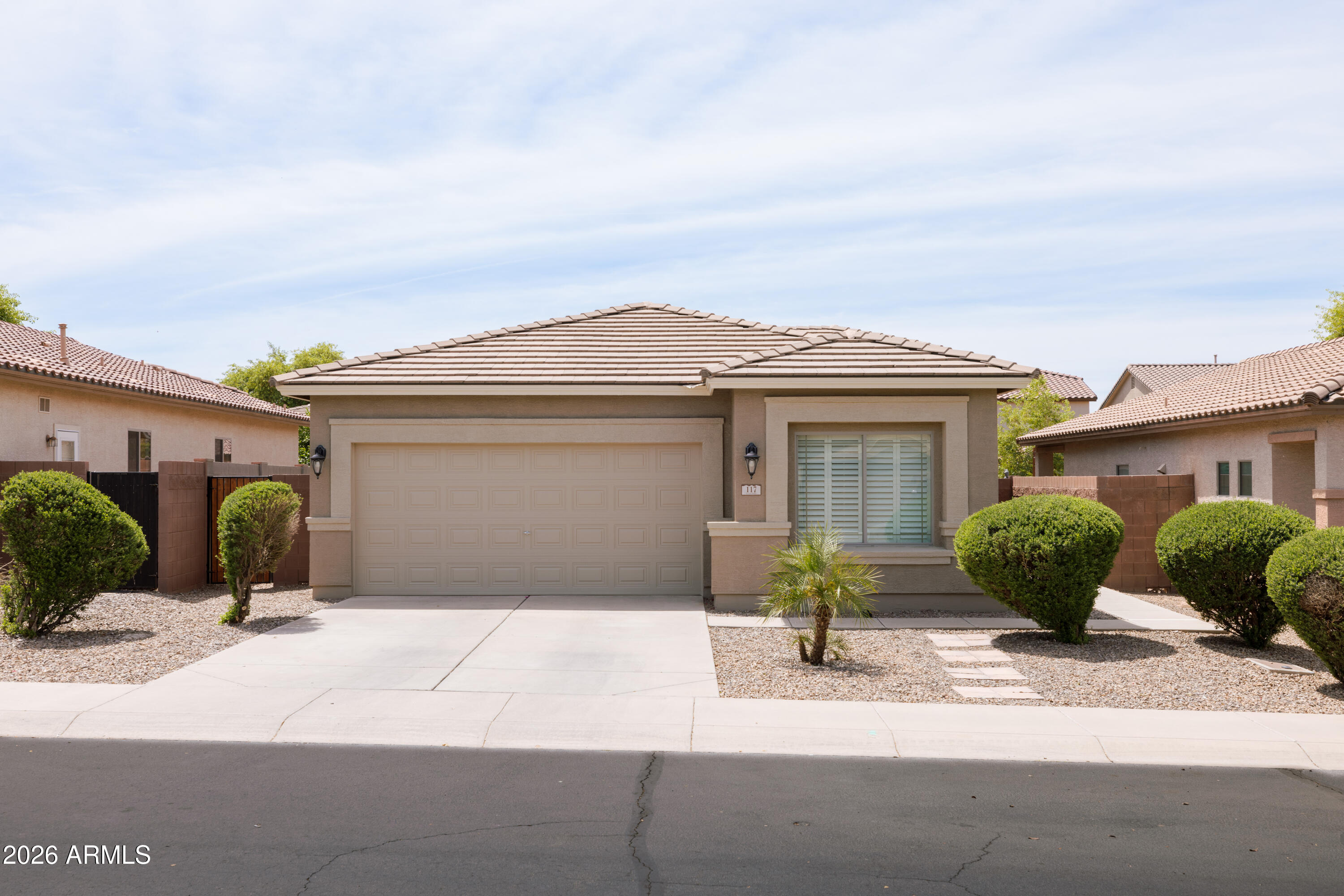 117 W REEVES Avenue